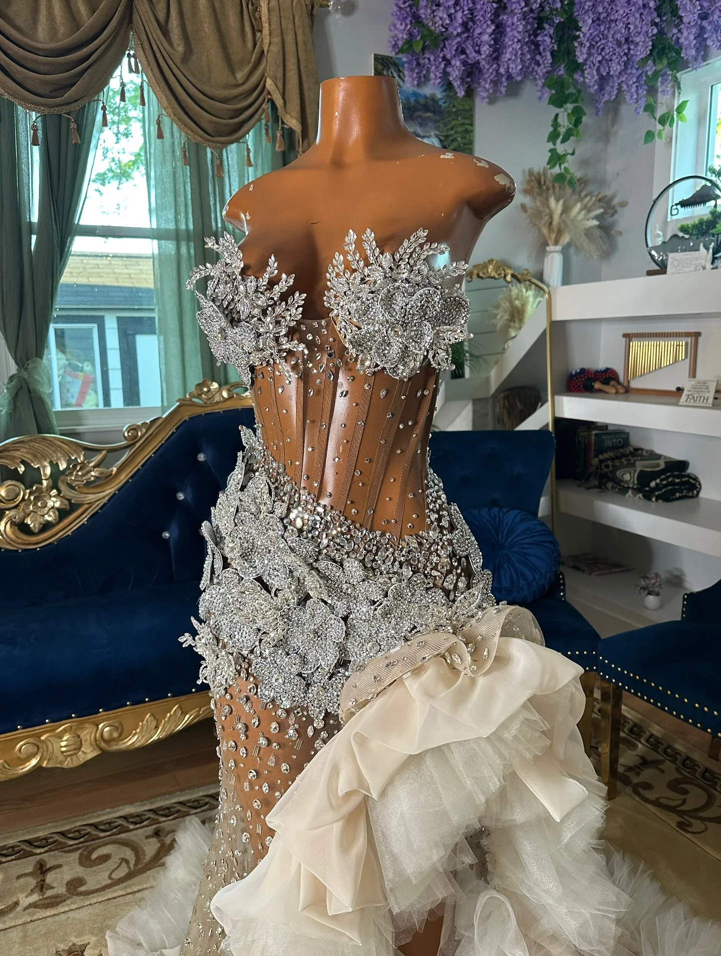 Robe de soirée de luxe en tulle floral perlé de cristal avec longue traîne voir à travers la maille robe de soirée formelle fente haute volants robes de bal
