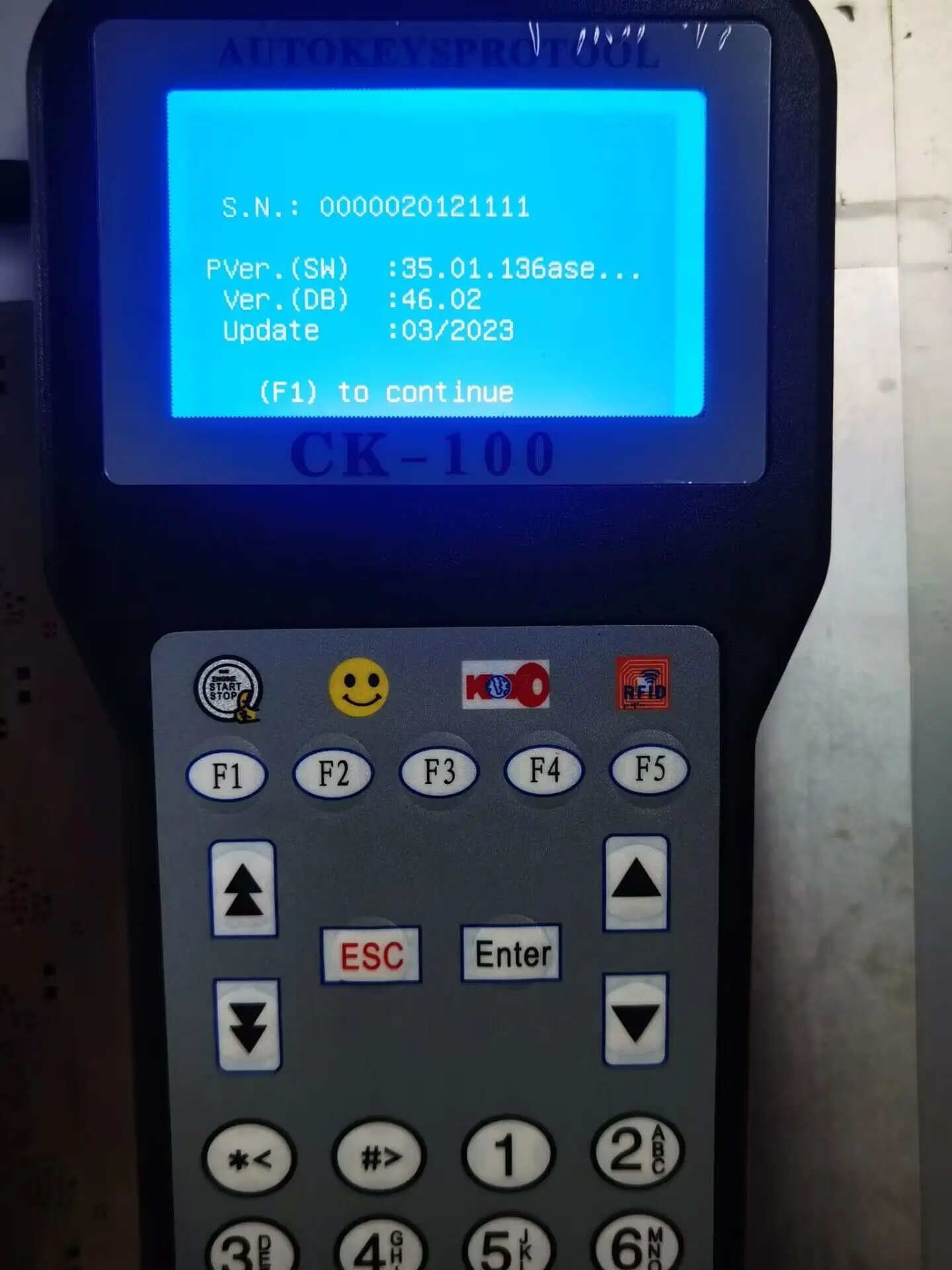 Picture 3: Auto Key Programmer CK100 With 1024 Tokens SBB CK-100 Car Key Programming Tool Newest Multi-Language Transponder V46.02/V99.99