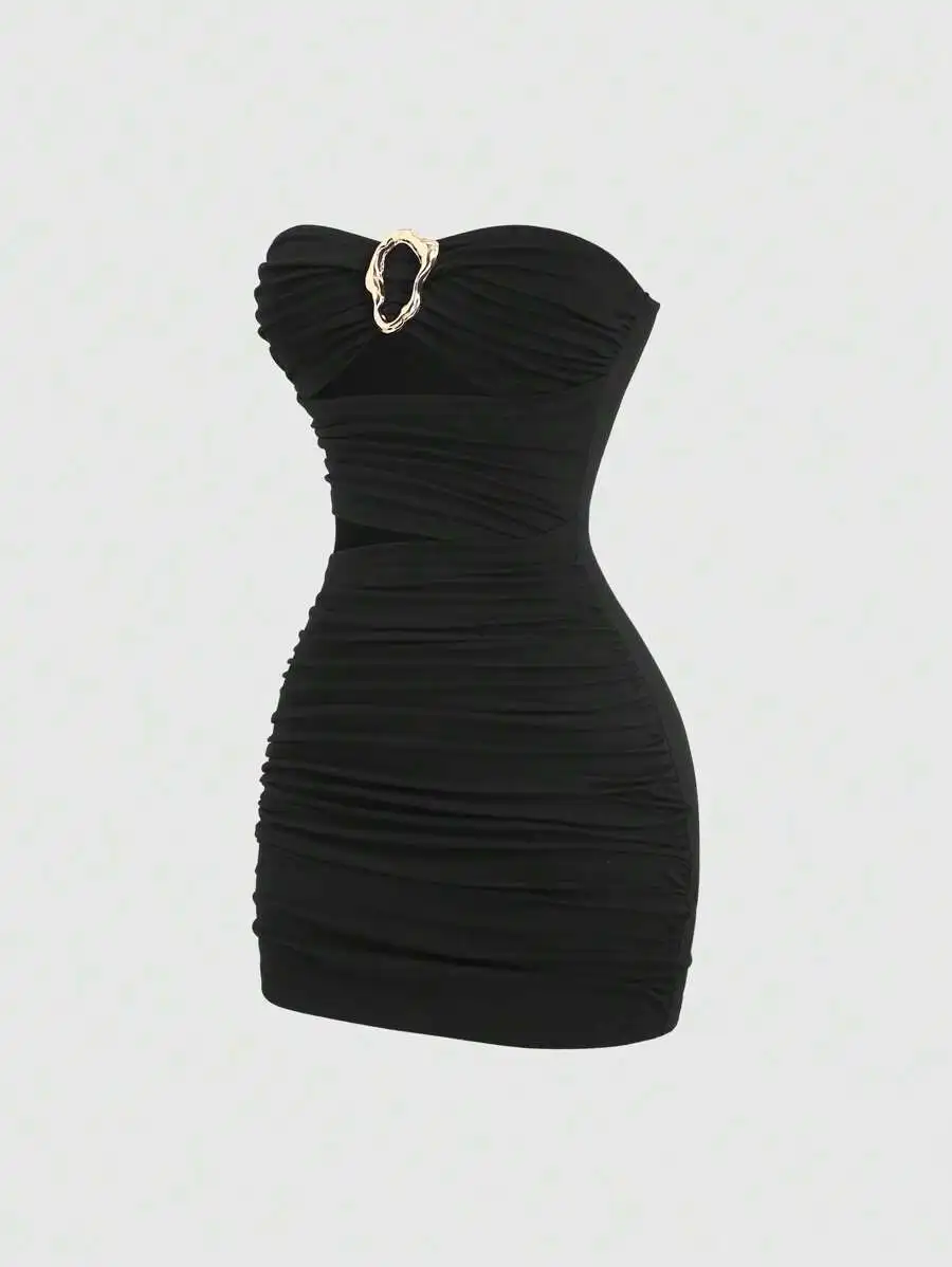 

Black Ruched Strapless Mini Dress with Gold-Tone Oval Buckle