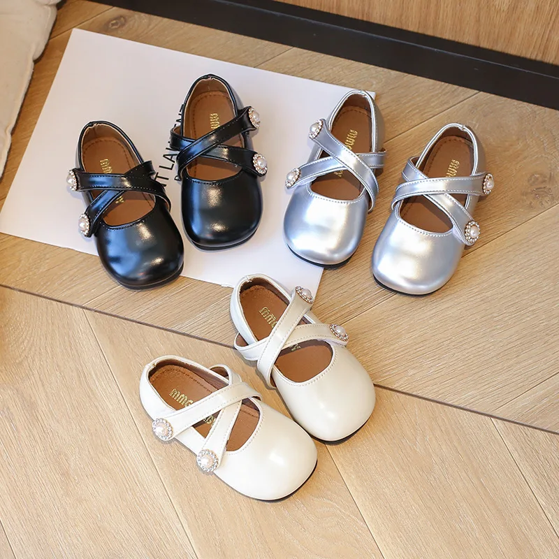 

Girl Autumn Lacquered Single Shoes Woman Fashion Versatile Pearl Velcro Leather Shoes Child Cross-Strap Soft Sole Princess Shoes