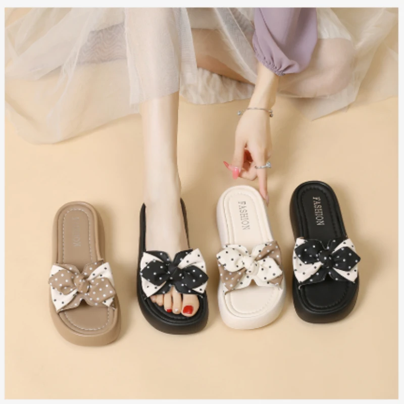 

2026 new women's shoes with high-end French style exterior slippers, anti slip summer soft soled sandals