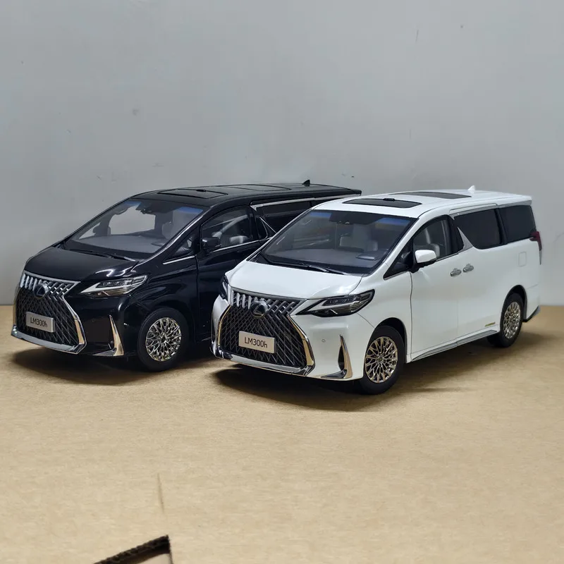 

Масштабная модель автомобиля Lexus LM300h Nanny Van 1:18 из сплава с открывающимися дверями, капотом и багажником – коллекционный декор и подарок для автолюбителей