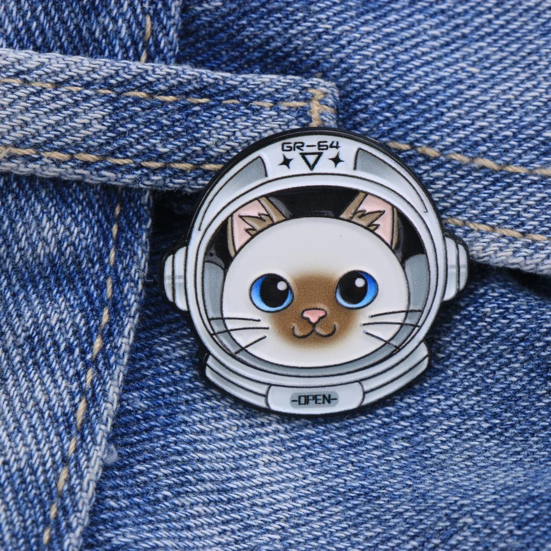 Cute Astronaut Siamese Cat Enamel Lapel Pin, Space Helmet Cartoon Metal Brooch Badge, Galaxy Pet Punk Decor for Jackets