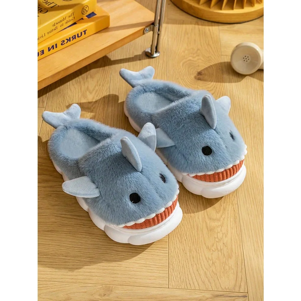 Nuove pantofole da casa da uomo carine Autunno e inverno Nuove interessanti pantofole in cotone scozzese con squalo cartone animato