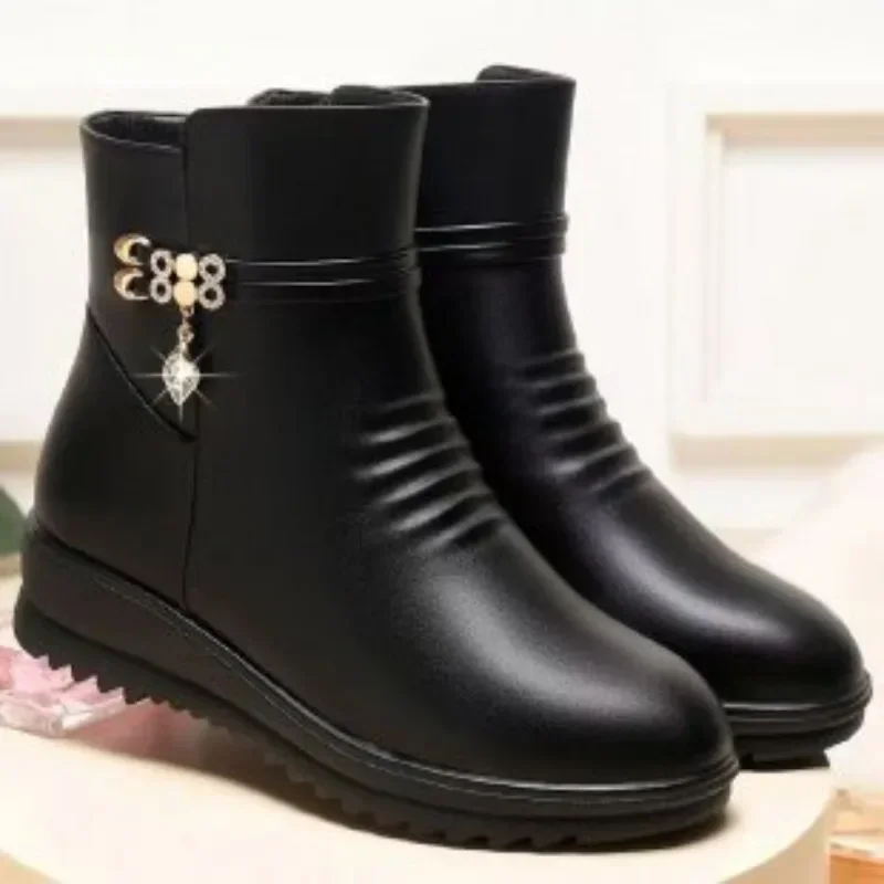 Solid Black Women Snow Boots Metal Classic Furry Winter Shoes Female Ankle Boots Winter Shoes Women Black Boots