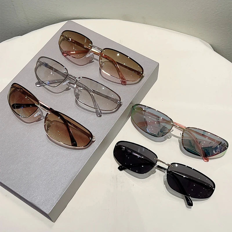 KAMMPT Y2k بدون شفة النظارات الشمسية النساء 2025 جديد أنيق ديكور خارجي ظلال المرأة العصرية الفاخرة العلامة التجارية تصميم مرآة نظارات شمسية