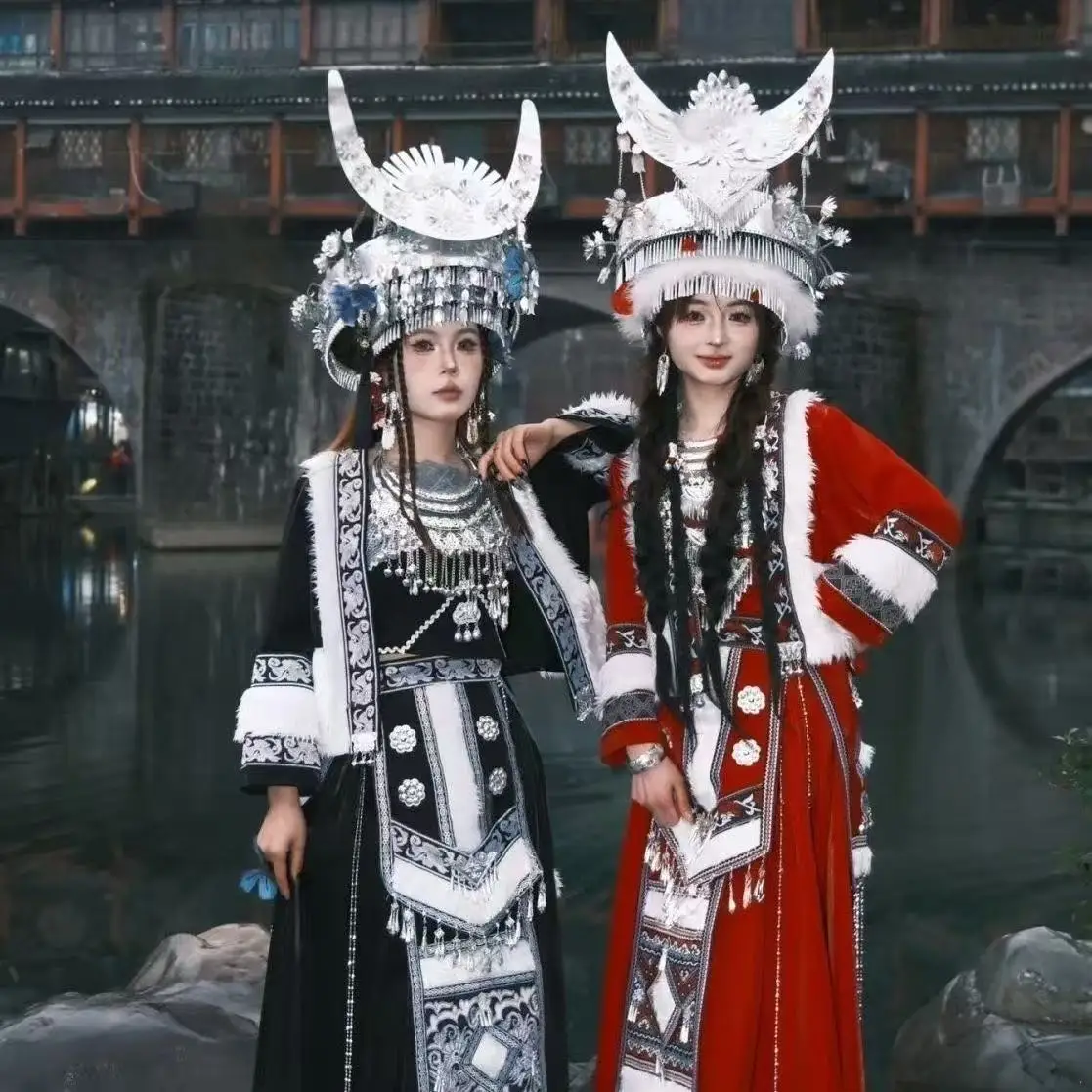 

Vintage Hmong Costume, Traditional Chinese Clothing Hanfu, Soft Plush Edge Coat, Travel Wedding Photography Suits, Hmong Outfit