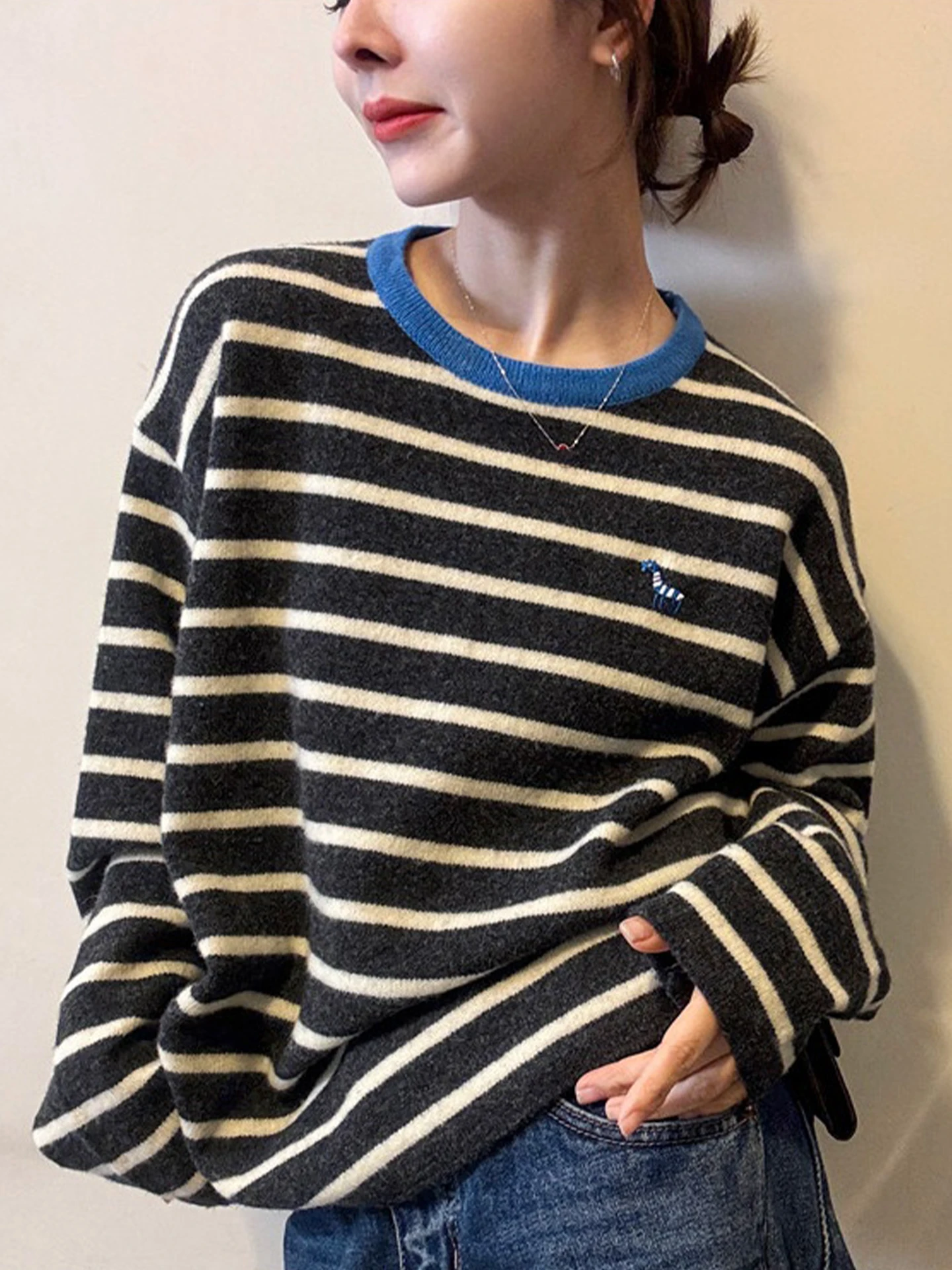 

Faionable Oversized Commute Knitwear Long Sve Striped Design Winter New Arrival Camere Top Women's Korean Sle Loose Fit