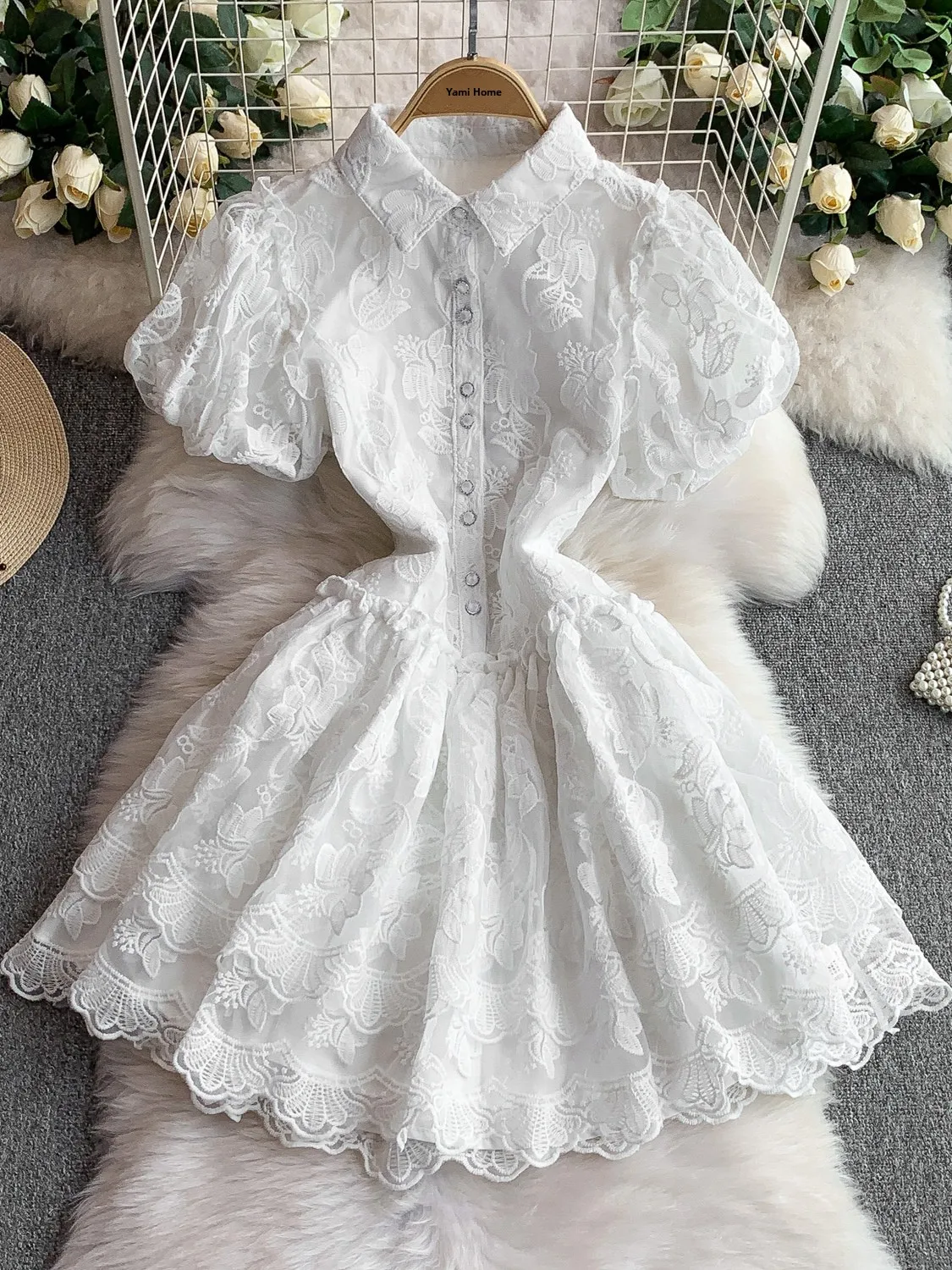 Saia Branca Princesa Fena com Bordado Pesado, Vestido com Mangas de Bolha em Tule, Cintura Ajustada, Saia em Camadas Esti...