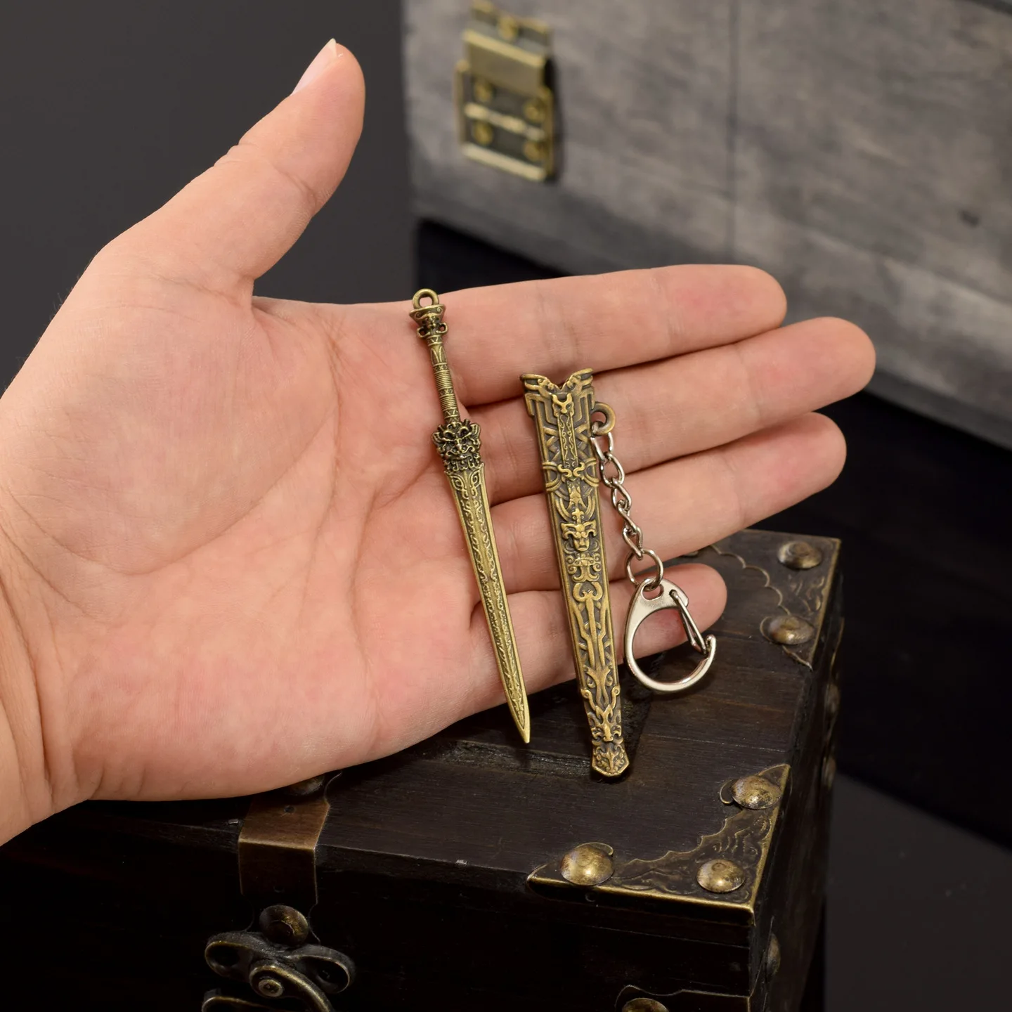 4.7inch Ancient Cold Swords Qingzhu Feng Cloud Katana Kayser Knife Sword of King Goujian of Yue Qin Shihuang Knives Safety Toys