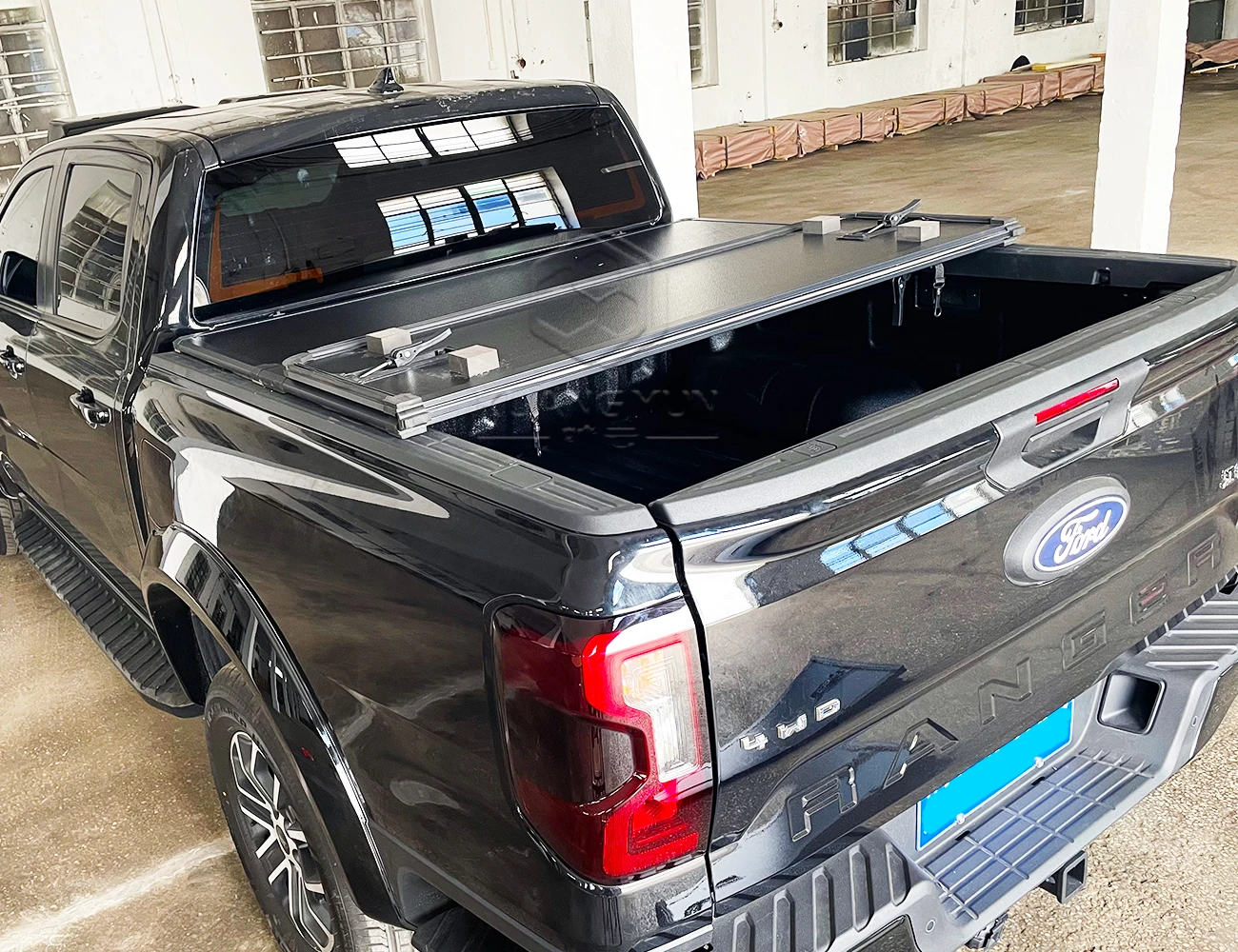 غطاء تونيو صلب من الألومنيوم من المصنع مباشرة لسيارة تويوتا تندرا ثلاثة طيات غطاء سرير بيك اب مقاوم للماء نموذج متين رينجر #5