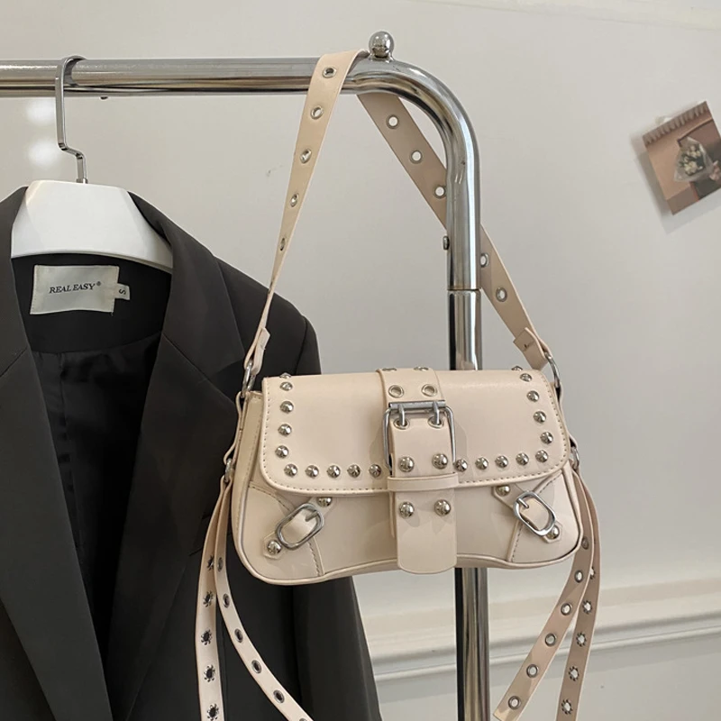 حقيبة كتف للنساء حقائب تحت الإبط باللون الوردي حقائب هلال من جلد البولي يوريثان مع محافظ صغيرة برشام Y2k محفظة عصرية للإبط #3