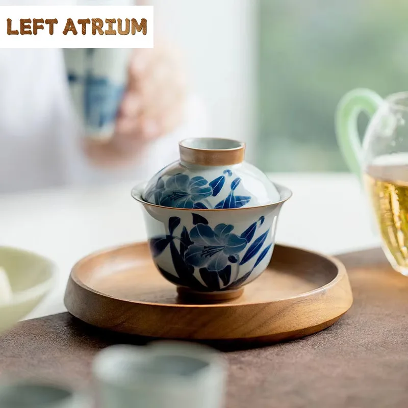 

120ml Ancient Blue And White Ceramic Tea Tureen Hand Painted Lily Covered Bowl With Lid Tea Making Gaiwan Kung Fu Tea Set Gifts