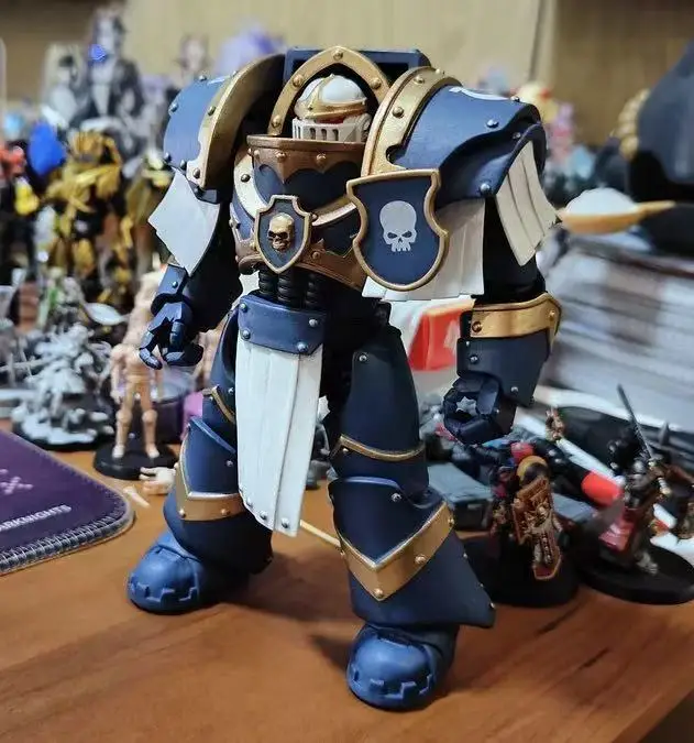 

Joytoy 1:18 Action Model: Dark Source Warhammer Horus Rebellion Ultramarine Iron Rider Terminator Squad Collector's Edition