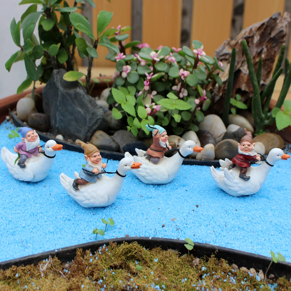 

4pcs Duck-Riding Dwarf Set - Miniature Resin Figurines with Mini Dwarfs & Duck Statues for Fairy Gardens,, Terrariums, Dollhouse