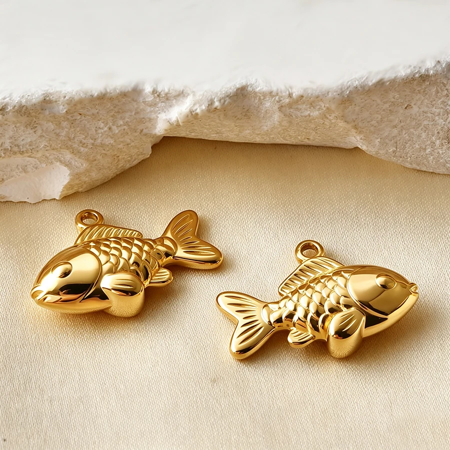 5 Stück goldfarbene Edelstahl-Anhänger in Form von niedlichen Hunden, Fischen und Enten, PVD-beschichtet, für Schmuckherstellung, Tieranhänger, DIY-Halskette, Schlüsselanhänger – Detail 1