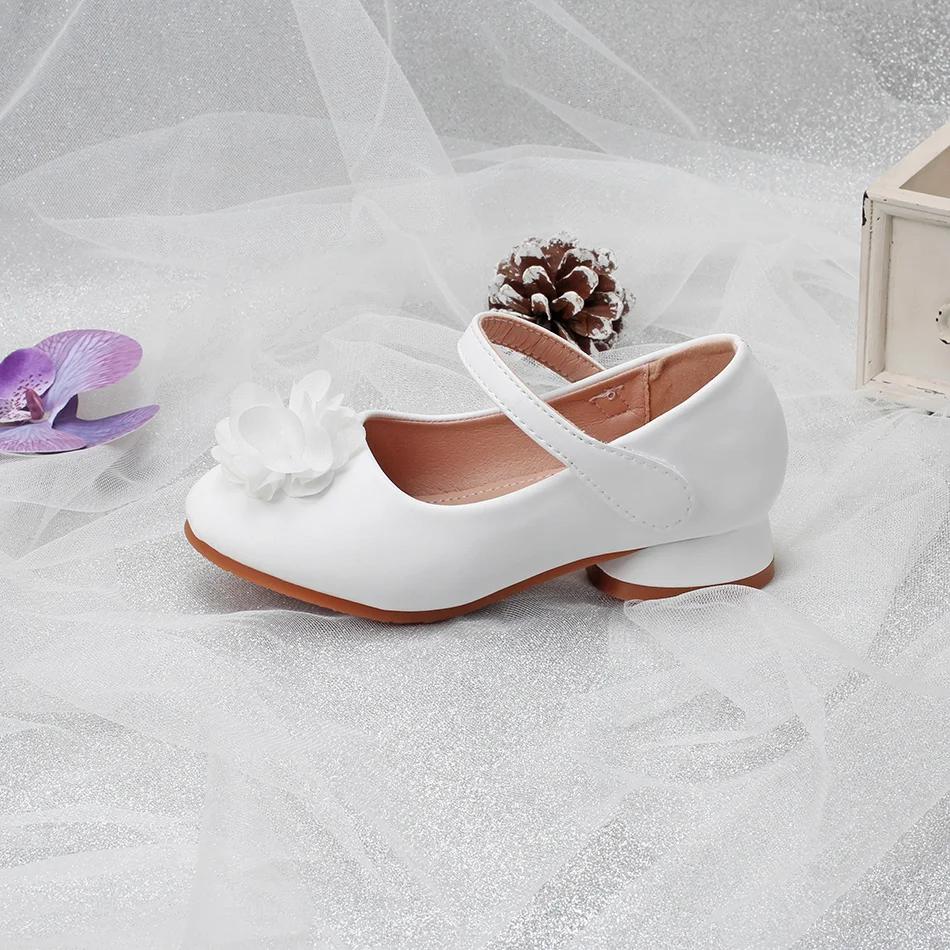 Children\'s shoes in spring and autumn new girls white Pearl flower Princess shoes fashion high heels wear-resistant and non-slip