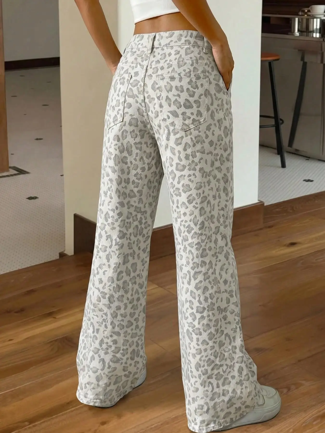 Small Size Women's Soft Washed Leopard Print Wide Leg Jeans, Easy Street Style, Comfortable and Stylish, Perfect for Daily Wear
