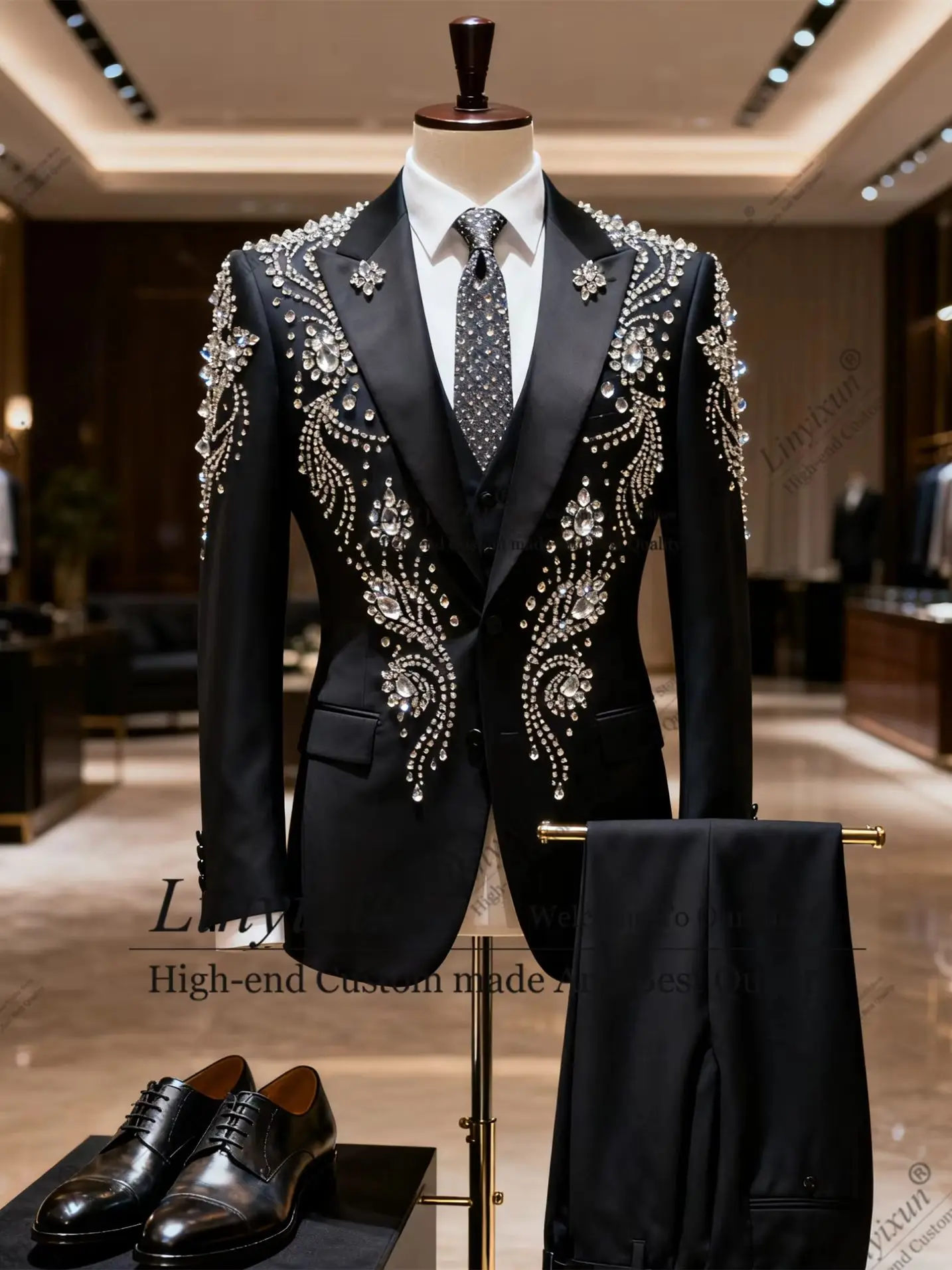 

Exquisite Rhinestone Beaded Men Suits 3 Pieces Sets Groom Peaked Lapel Blazers Customized Slim Fit Wedding Tuxedos Ropa homre