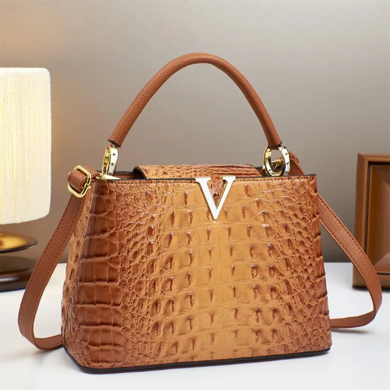 

2025 New Handbag Small Square Bags Leather Women's Commuter Bags Large Capacity Ladies Bag Handbill Shoulder Messenger Bag