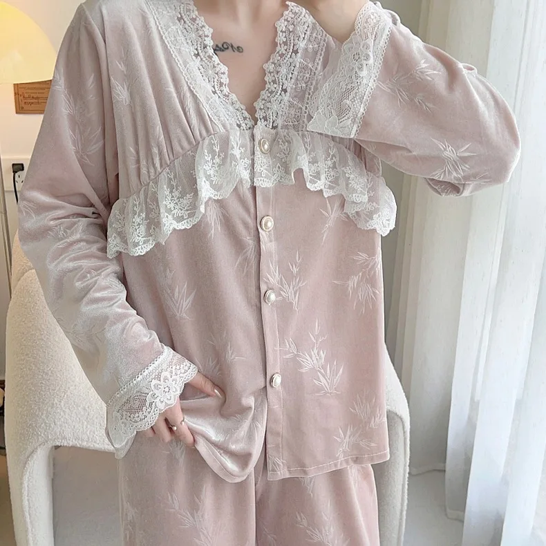 French Sweet Palace Princess Style Pajama Set Sexy Lace Lace Home Clothes Winter Velvet Sleepwear Intimate Lingerie Nightwear