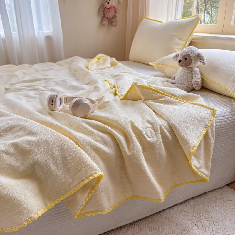 2026 Summer Yellow Quilted Blanket Fashionable Simple Summer Jacquard Soft and Comfortable Single Blanket Household Goods