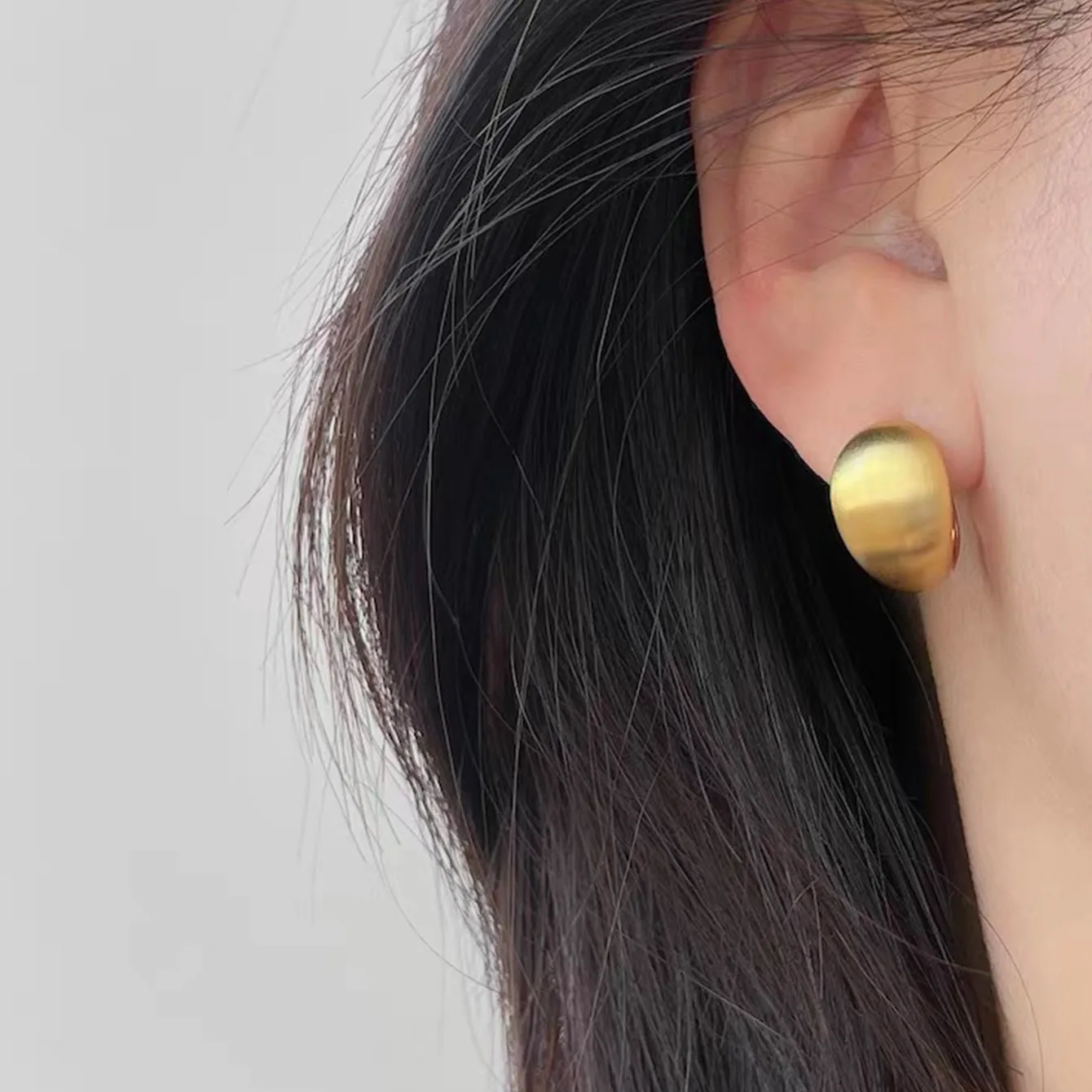 Frosted Brushed Spherical Water Droplet Hoop Earrings for Women Retro Gold Color Unique Creative Versatile Accessories Brincos