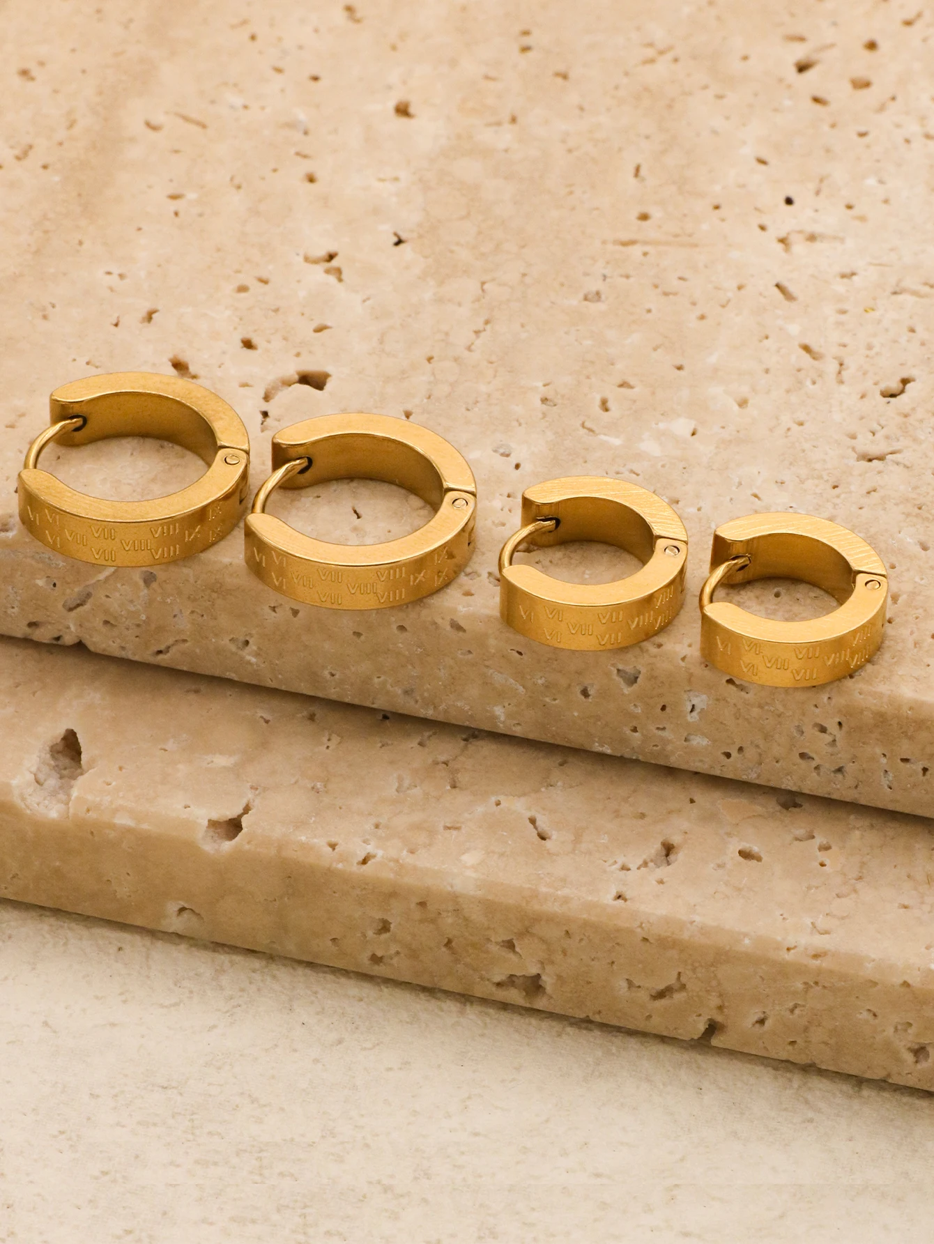 1pair/2pcs Fashionable And Trendy Gold Color Stainless Steel With Roman Numerals For Men And Women Simple Earring Care Wholesale