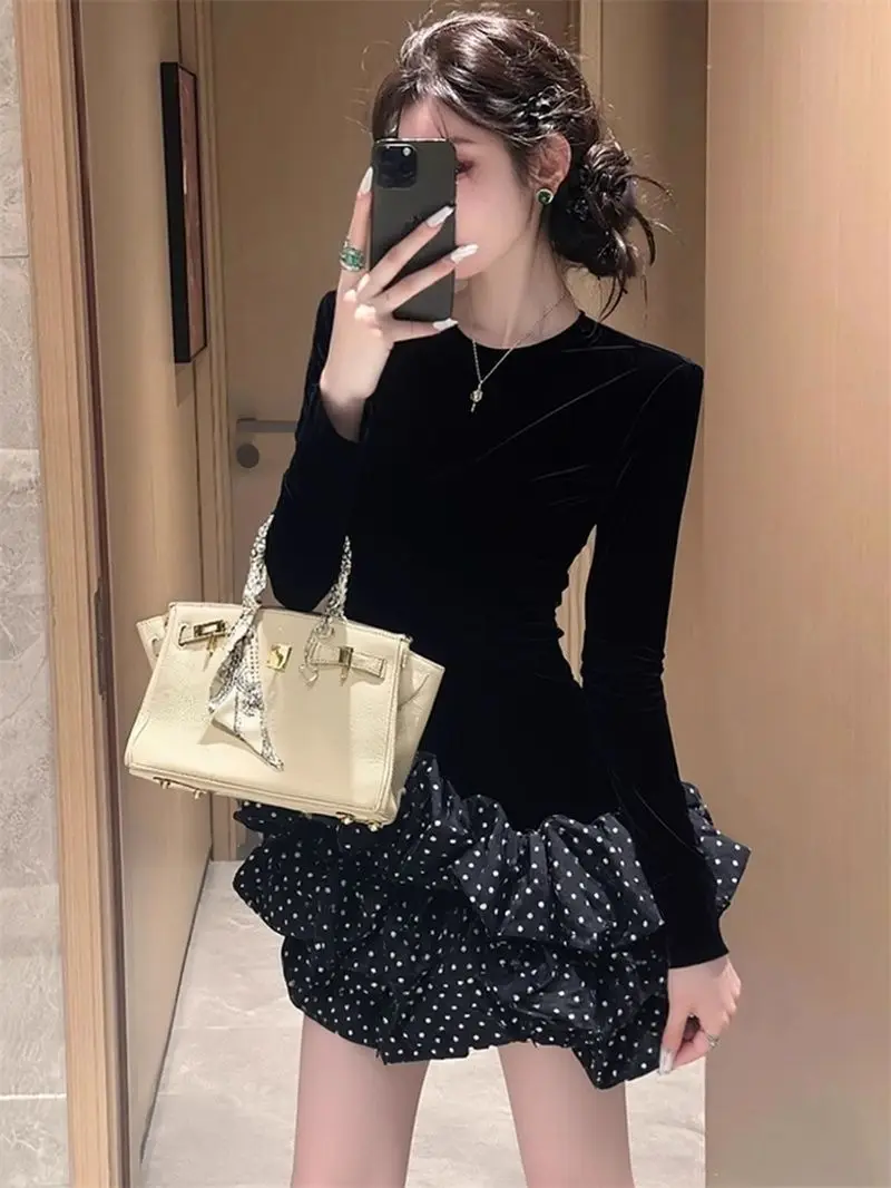 Abito in velluto impiombato con boccioli floreali per l'autunno e l'inverno, capispalla squisiti con gonna avvolta sul braccio