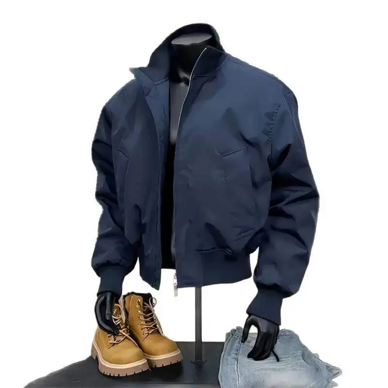 سترة منفوخة باللون الأزرق الداكن للرجال 2026 ربيع أمريكي بياقة واقفة وتناسب معطف رجالي قصير مبطن على الكتف #2