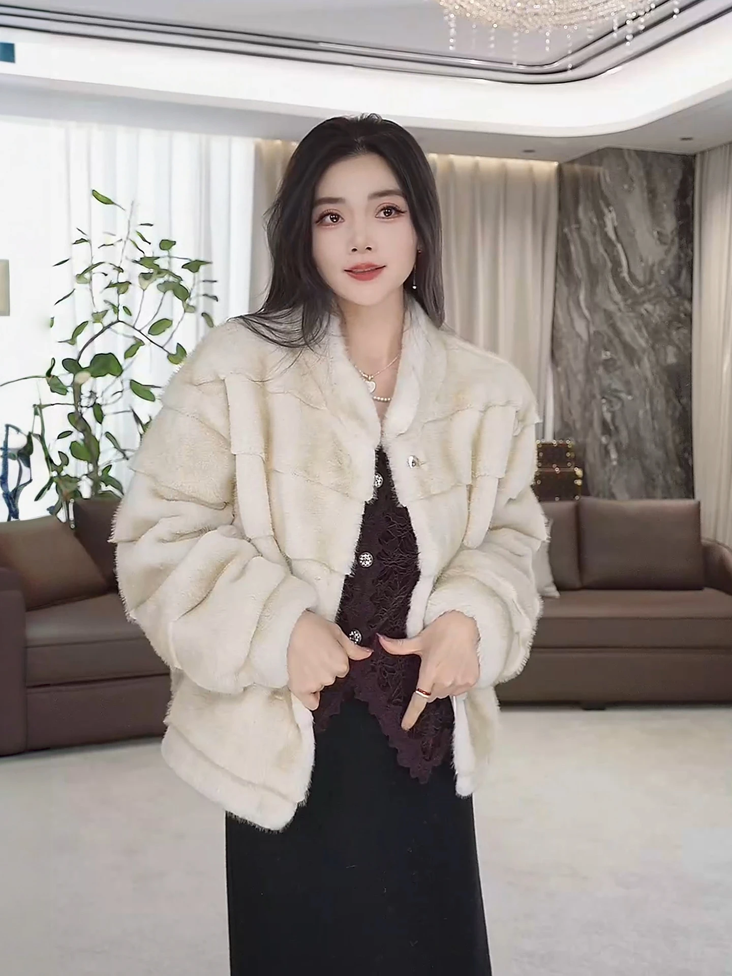 

Утепленная круглая вельветовая куртка для женщин: универсальная, элегантная, для повседневной носки, с ощущением высокого качества