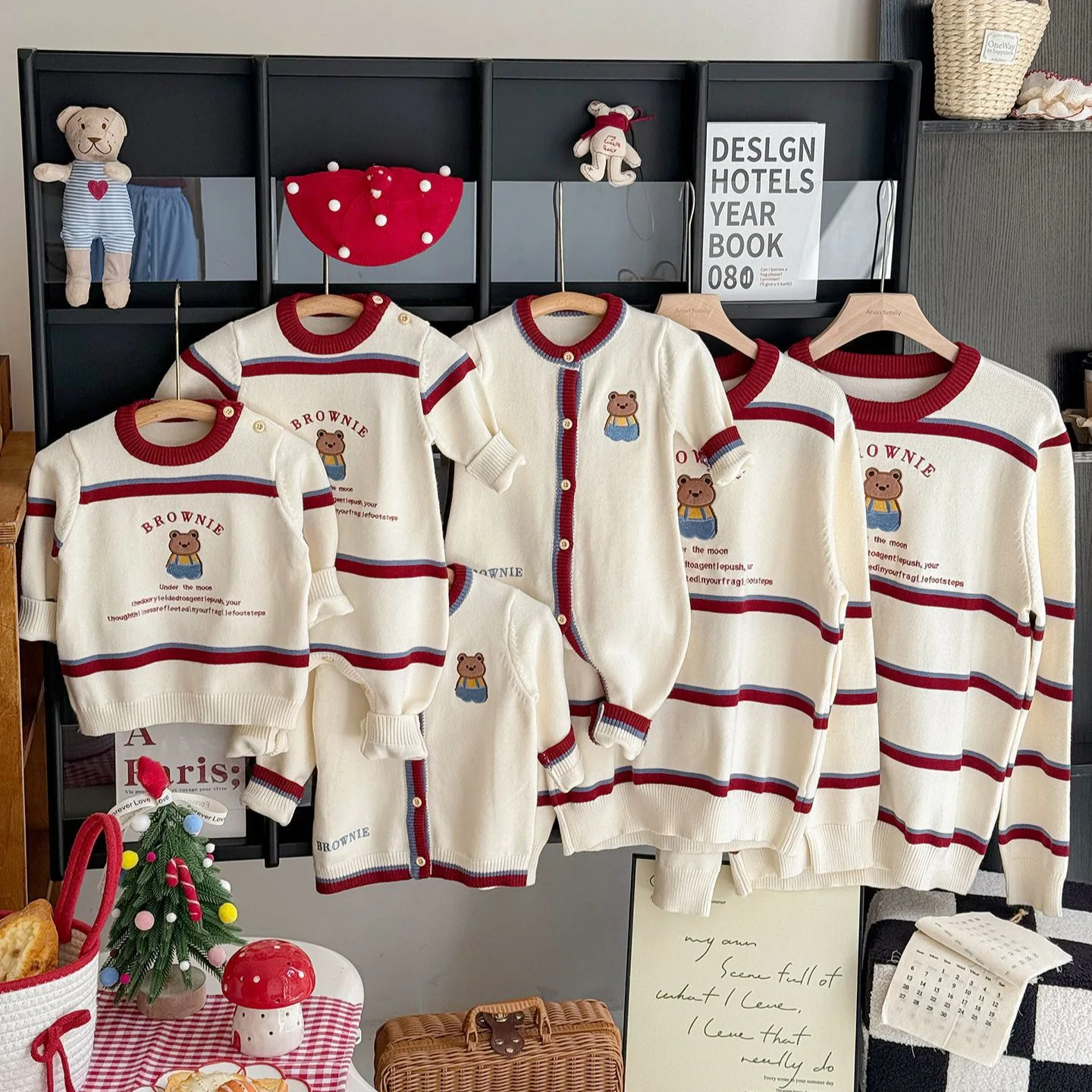 

Winter Family Knitwear Outfits Cartoon Bear Stripe Sweater for Mom Dad Children New Year Family Photo Pullover Christmas Gift