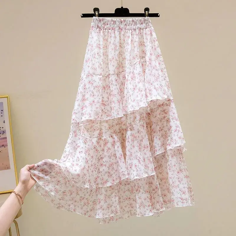 تنورة على الطراز الكوري ذات طبقات منقوشة بالزهور بحافة مكشكشة غير منتظمة تنورة متوسطة الطول بخصر مطاطي تنورة على شكل حرف a طراز جديد لصيف 2025