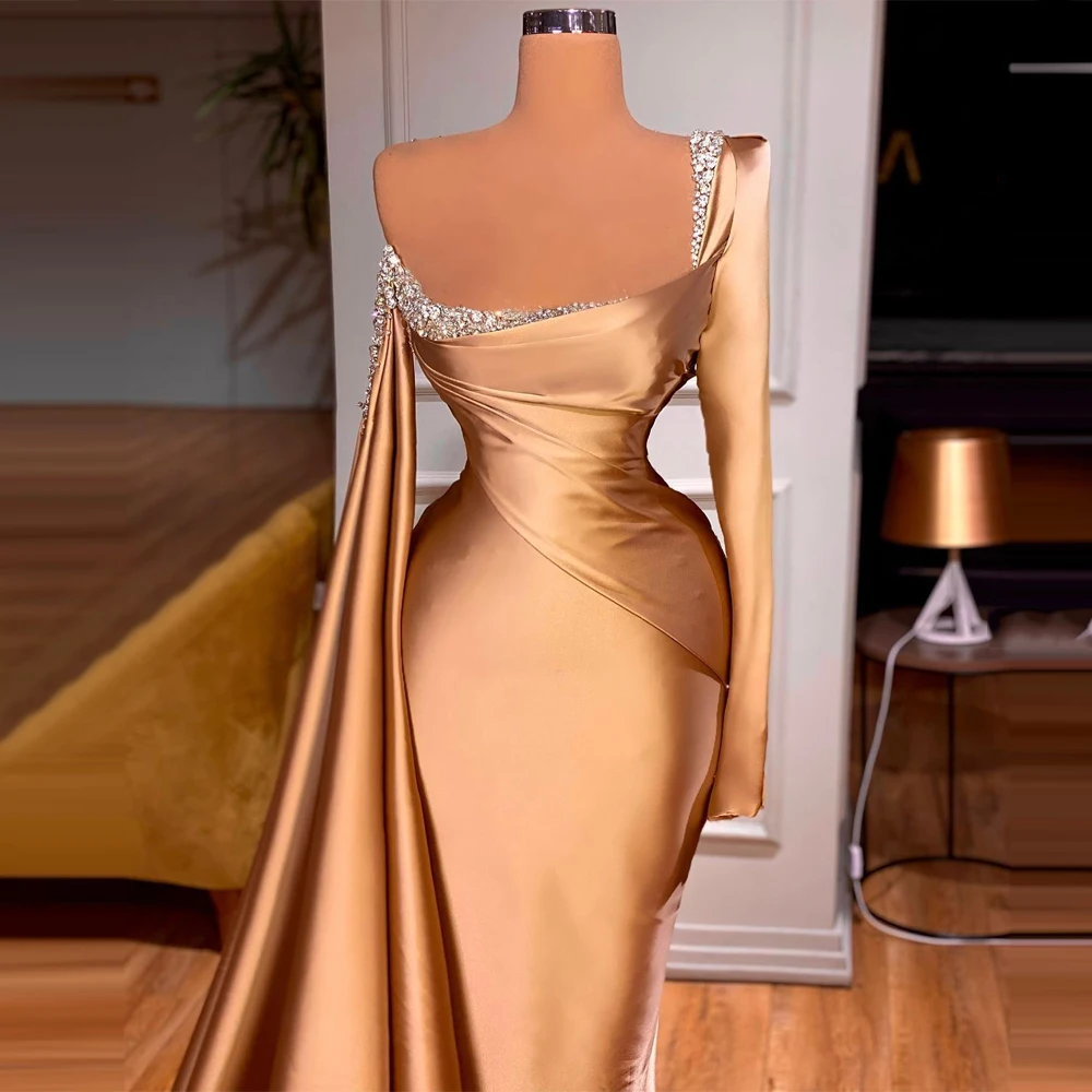 Enkele schouder lange mouwen dames avondjurken moderne glanzende satijnen galajurken op maat gemaakte cocktailparty vestidos de noche
