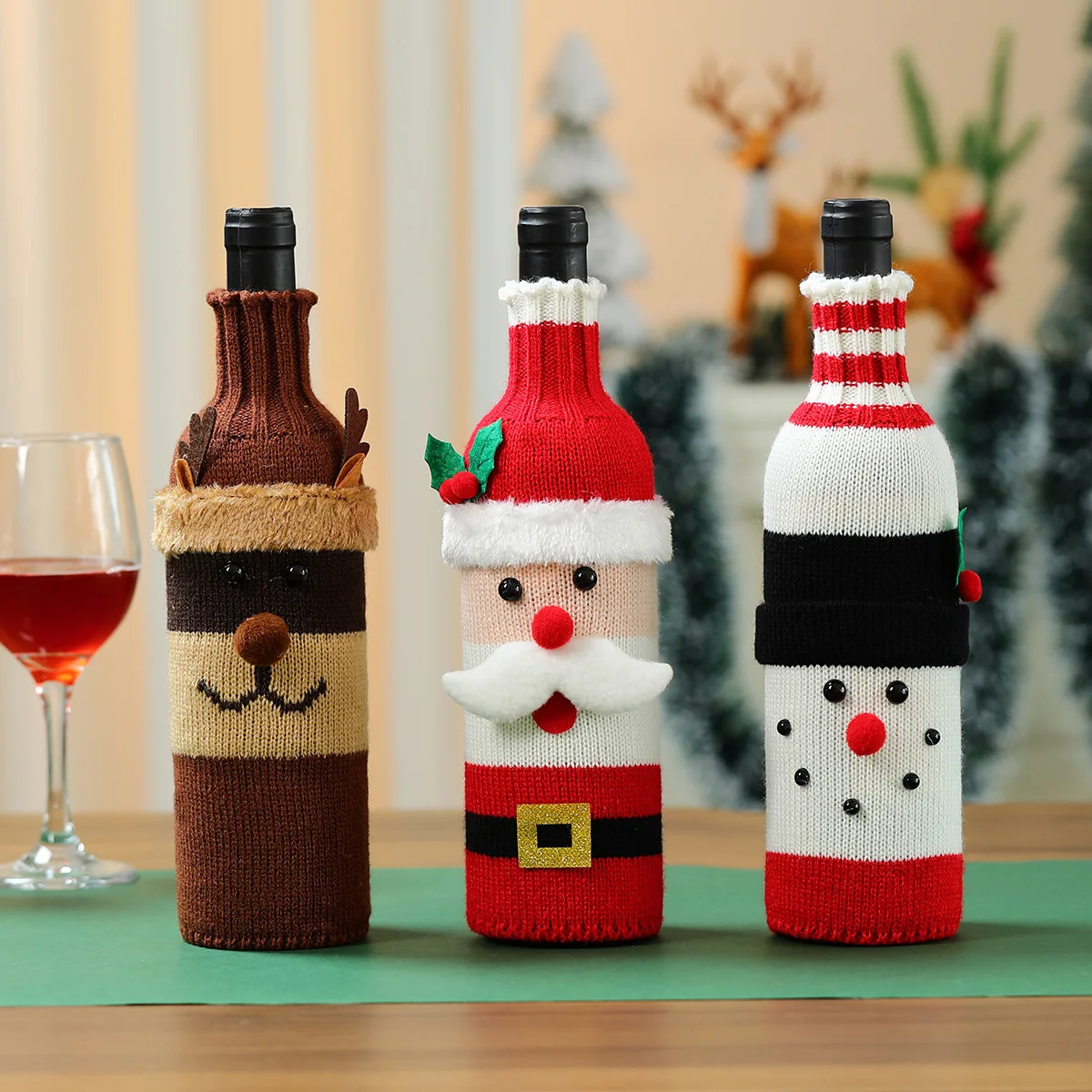 

Christmas Decoration Supplies Wine Bottle Covers Cartoon Knitted Elderly Red Wine Covers Christmas Restaurant Decoration