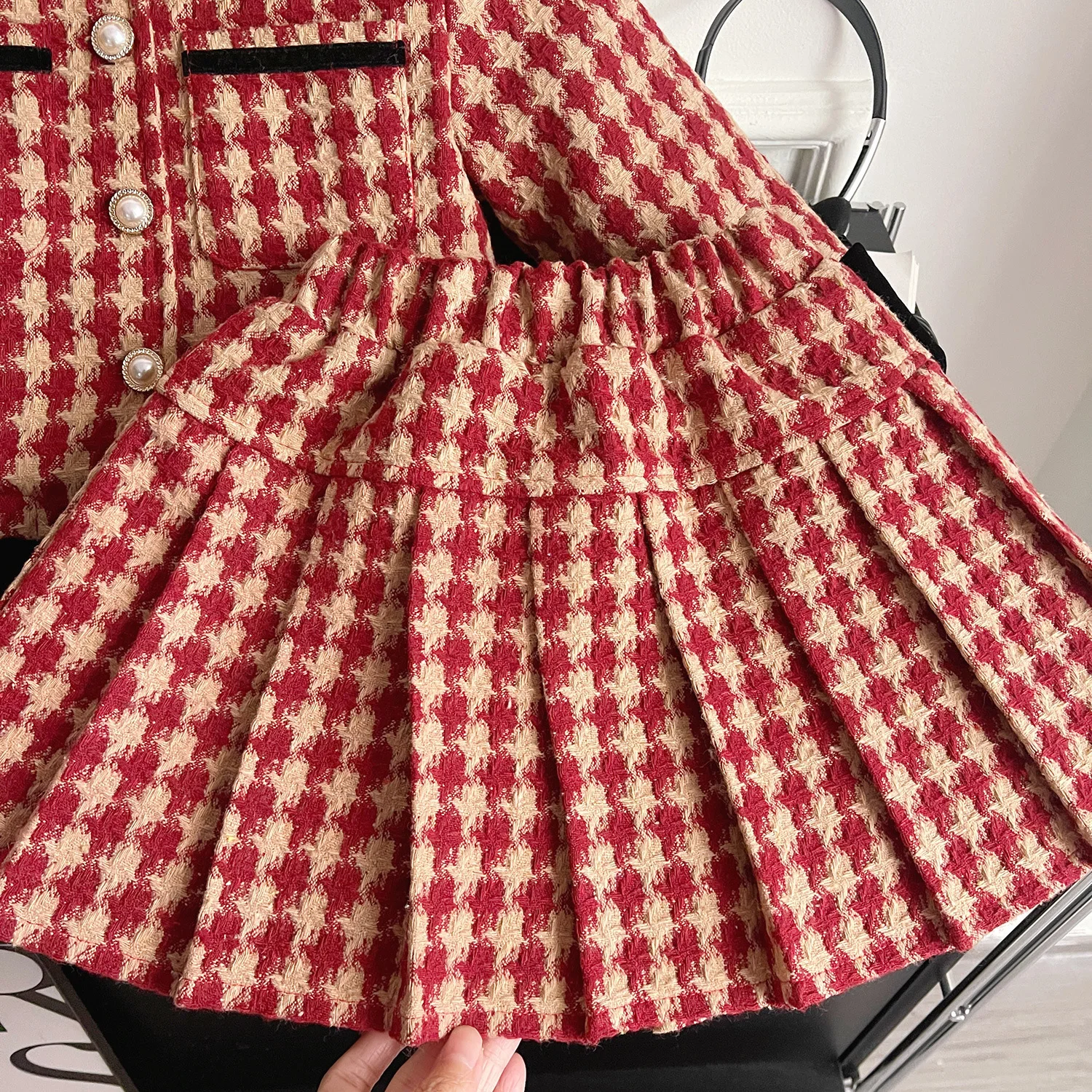 Girls Set 2024 Winter New Korean Girls Red Grid Small Fragrant Style Set Baby Cotton Temperament Skirt Two Piece Set