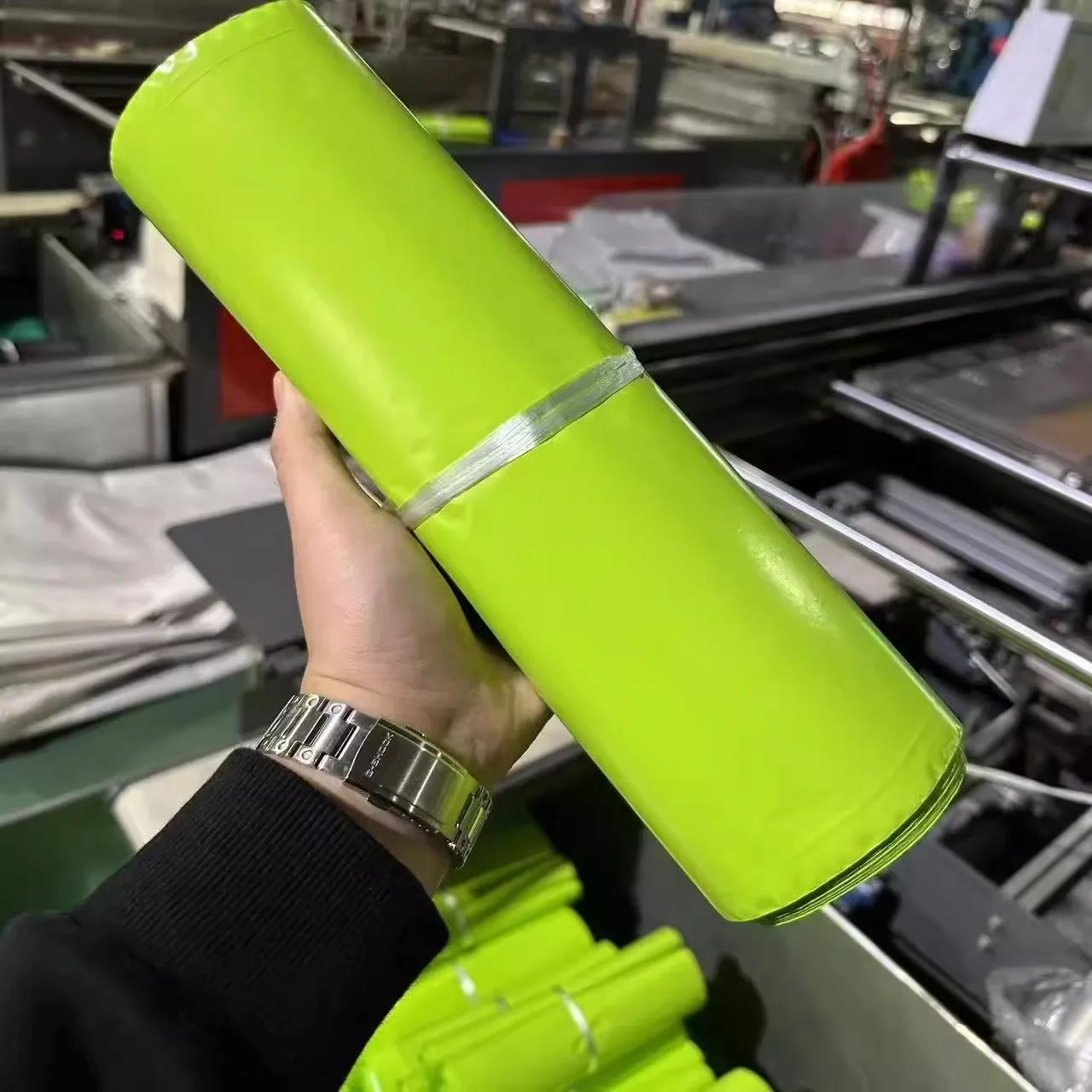 

INPLUSTOP 50Pcs Mailing Envelope Clothing Gifts Storage Bags Green Waterproof Delivery Bag Poly Logistics Pouch Customize LOGO