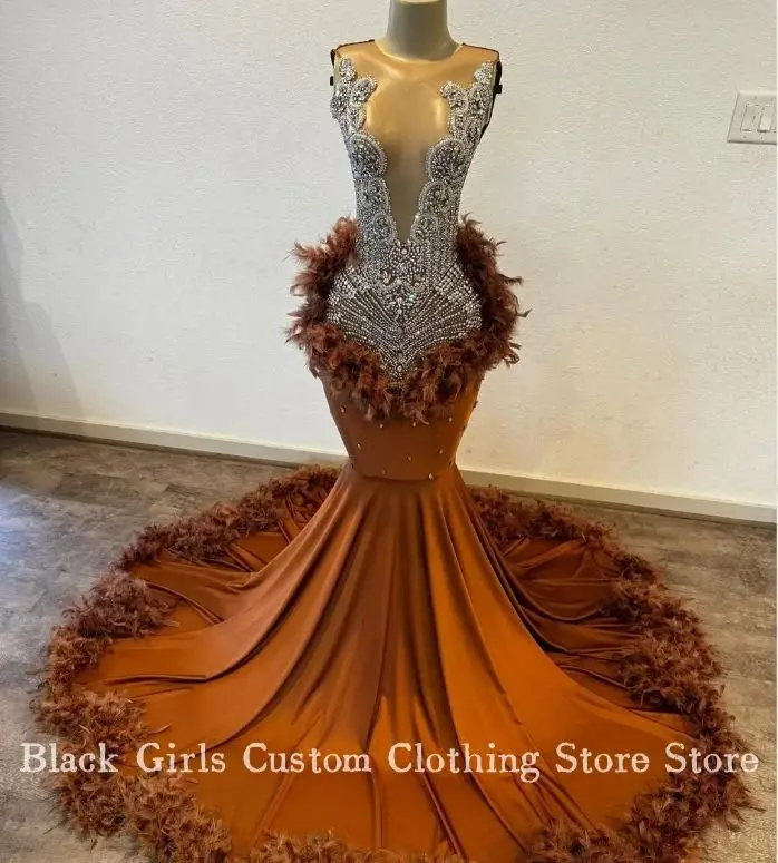 

Elegant Tan Mermaid Prom Party Dress 2025 Luxury Crystal Rhinestone Beaded Feather Applique Women's vestido de festa Custom