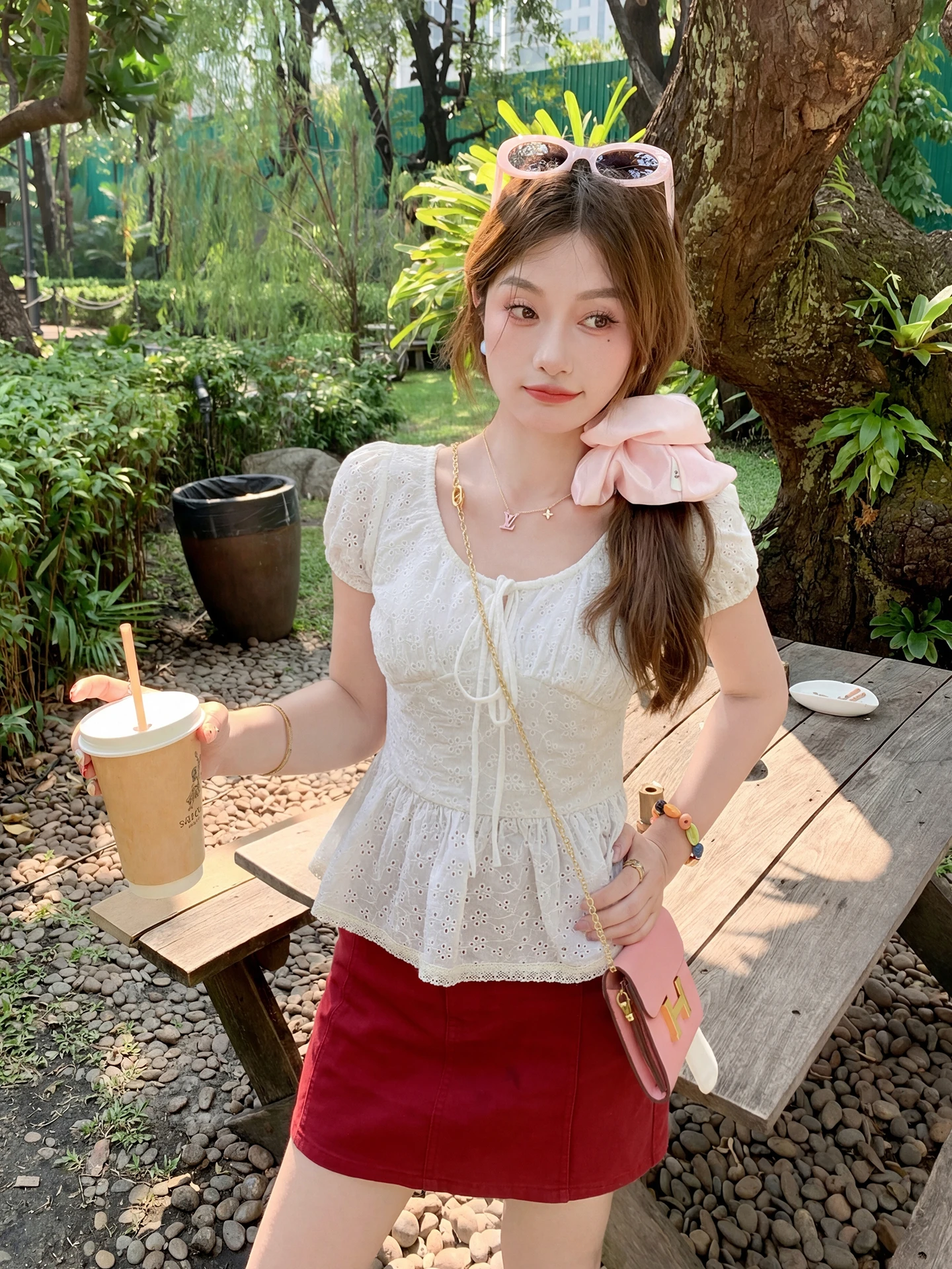 

Zeng Xiao Salted Short Sleeve Bubble Sleeve Shirt Women's Korean Style Slim Fit U-Neck Sweet Waist Cinching Top Summer New Ar...