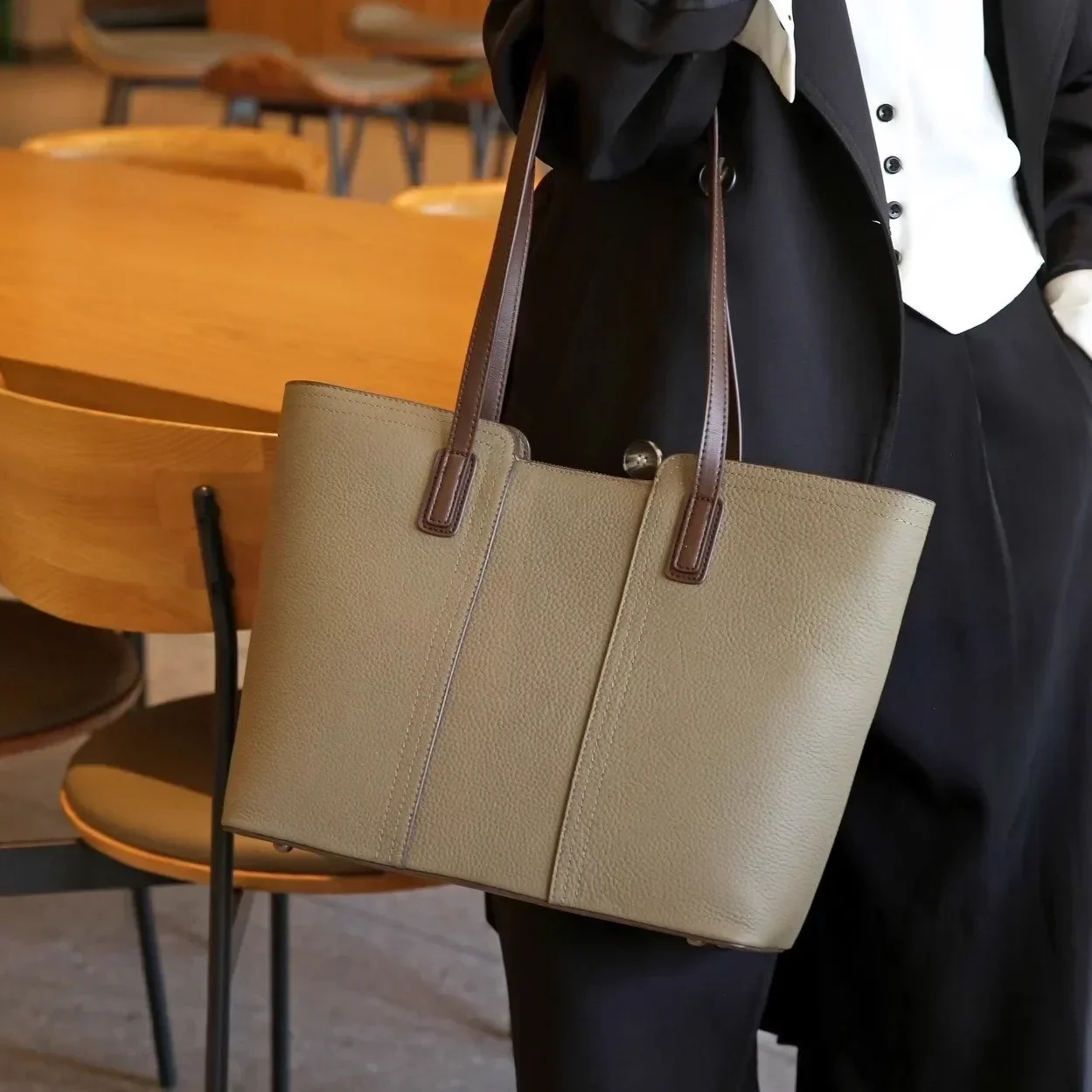 Frauen Rindsleder Echtes Leder Tasche Damen Große Kapazität Vielseitig Einzelnen Schulter Pendler Handtasche Weibliche Luxus Unterarm Taschen
