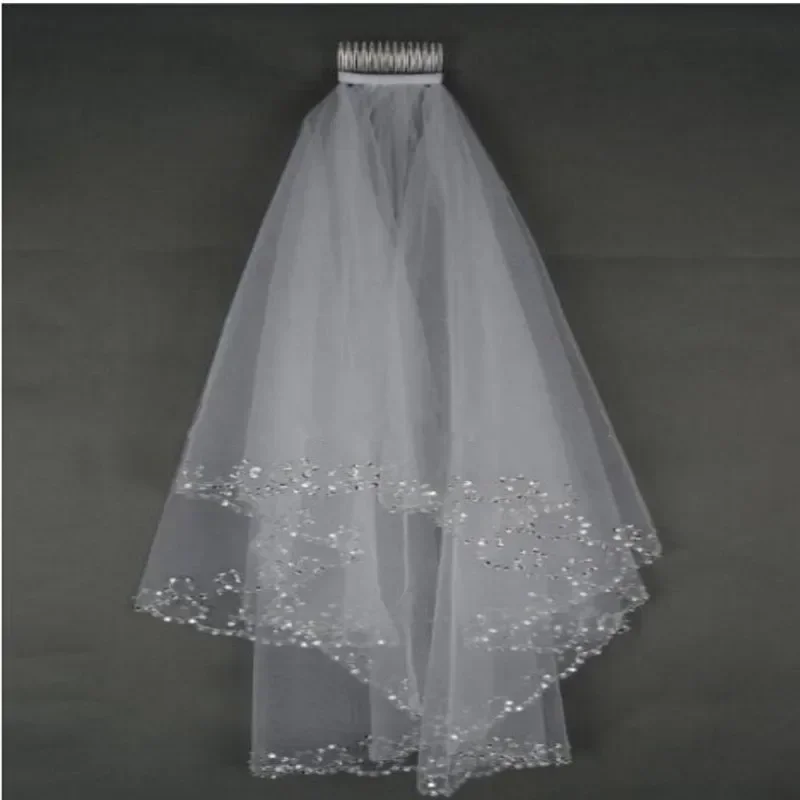 Véu de casamento curto com contas, duas camadas, branco/marfim, lantejoulas, tule, 75 cm de comprimento, com pente, borda frisada, acessórios de noiva femininos