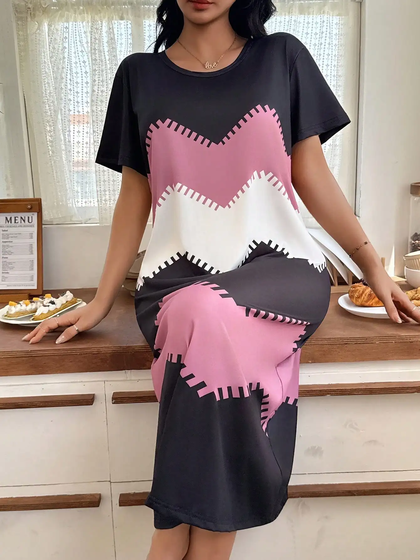 

Women's Geometric Chevron Print Loose Short Sleeve Nightgown