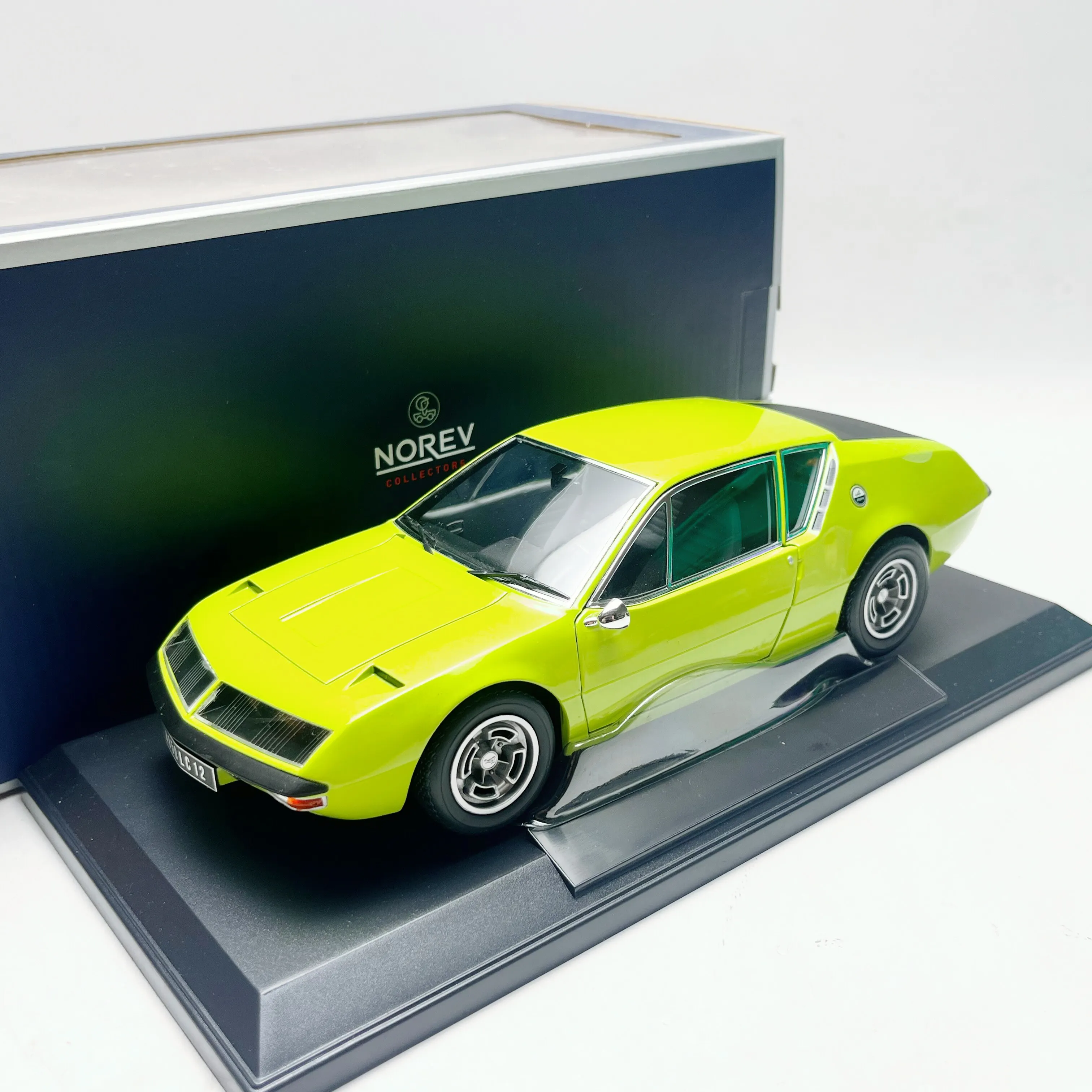 

Фары с клейкими водяными знаками, литая модель автомобиля Renault Alpine из сплава, масштаб 1/18, Norev