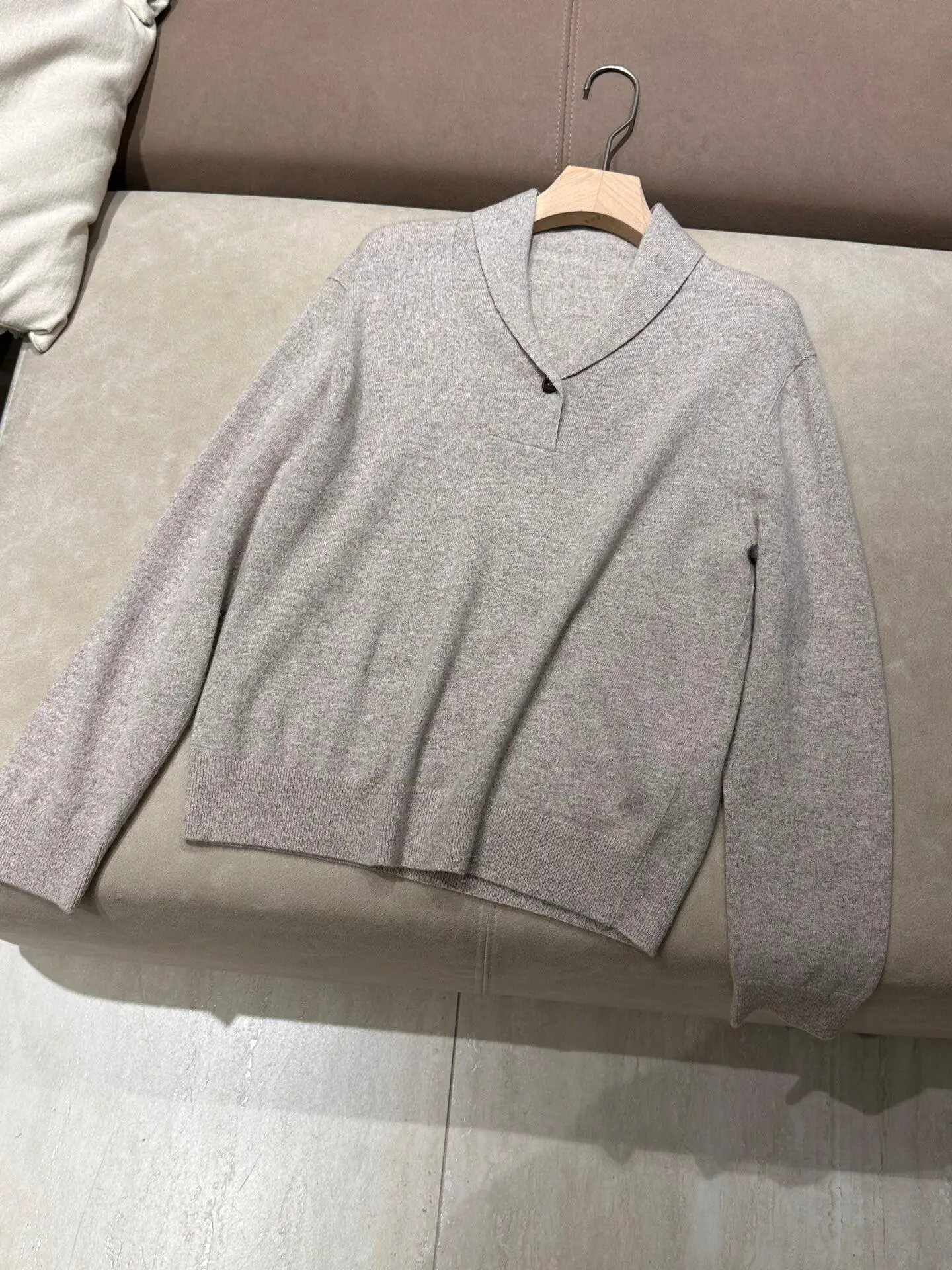 High-end Custom Light Luxury 100% Cashmere Knit Top, Women Lapel Simple Long Sleeve Cashmere Sweater