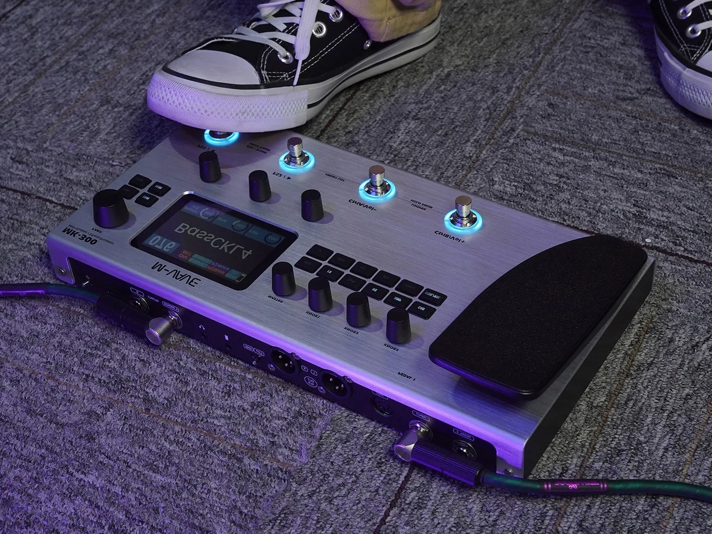 M-VAVE MK-300 Multifunctional Guitar/Bass Effector  120 AMP Models 11 Effect Modules 150s STEREO LOOPER Guitar
