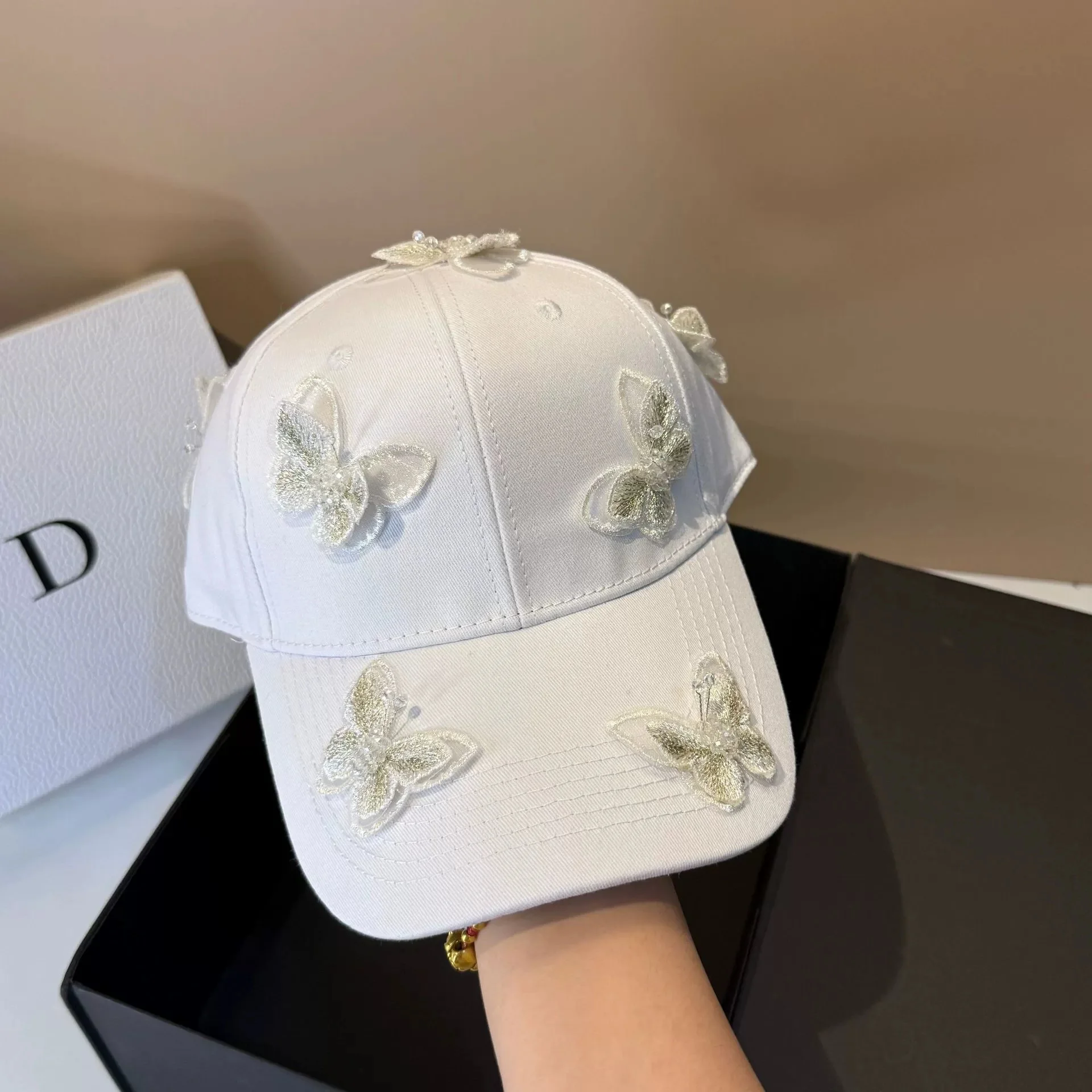 New Autumn Collection: Women’s Butterfly-Embroidered Baseball Cap – A Sweet, Versatile, Fairy-Style Cap