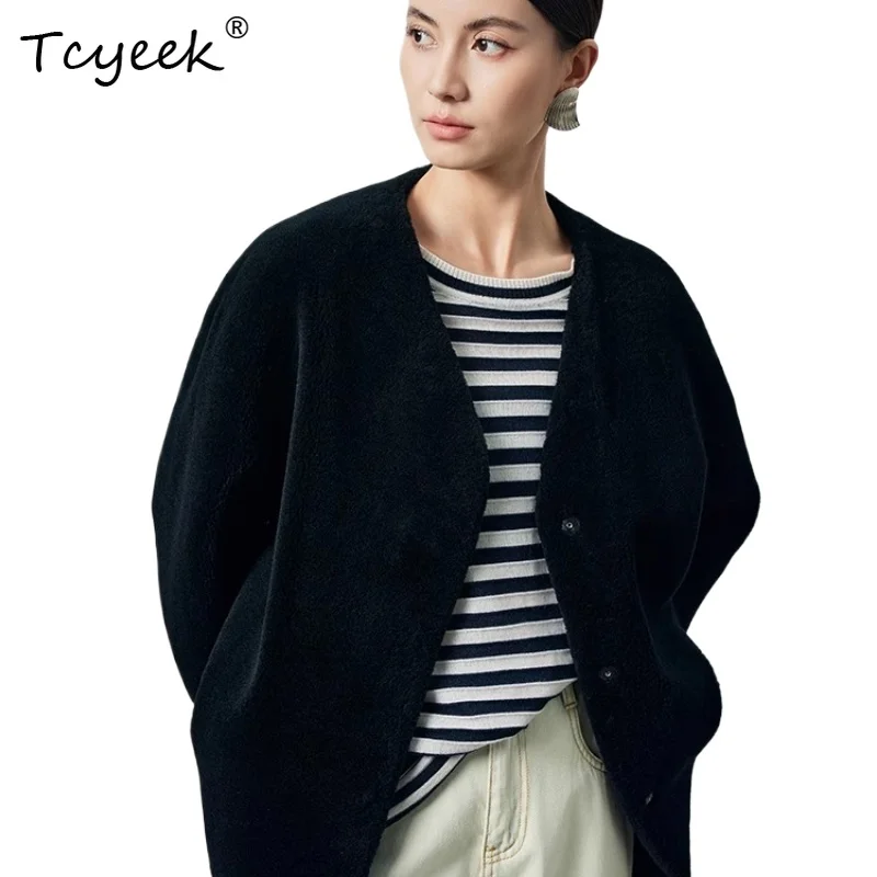 

Tcyeek Real Wool Autumn Winter High End Trendy V-neck Minimalist Black Short Women's Wool Shearing Fur Coat Fourrures Femme