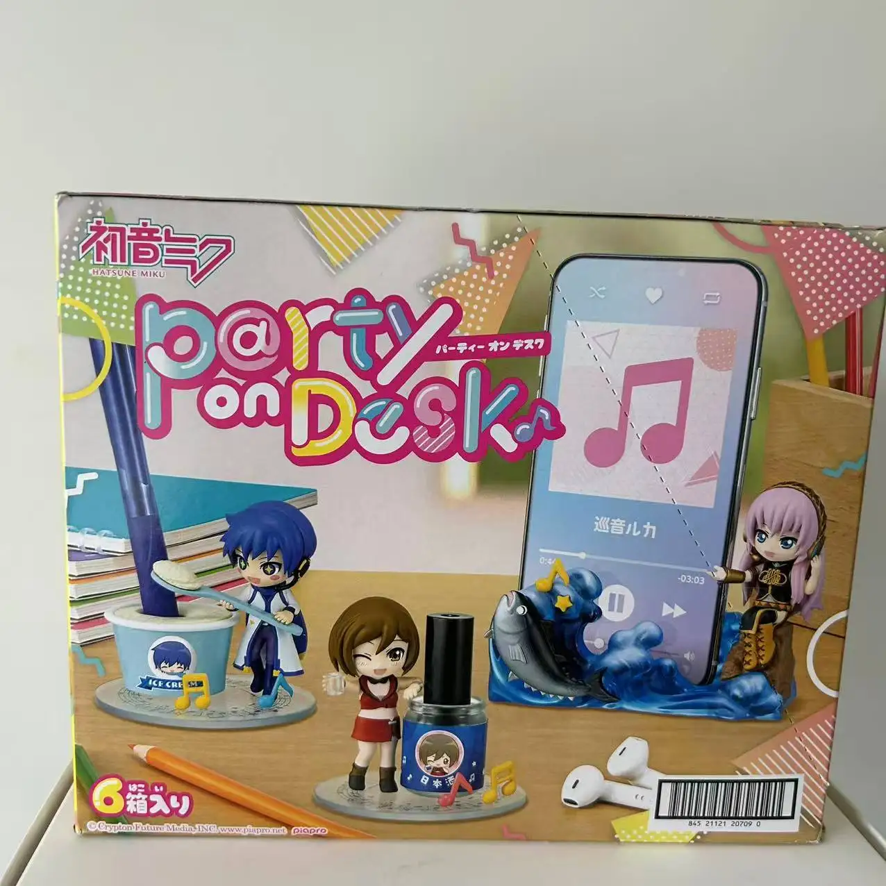 In scatola 1 pz stile casuale Anime Hatsune Miku KAITO festa sulla scrivania Figura kawaii PVC Modello Giocattoli in miniatura Bambola Regali da collezione