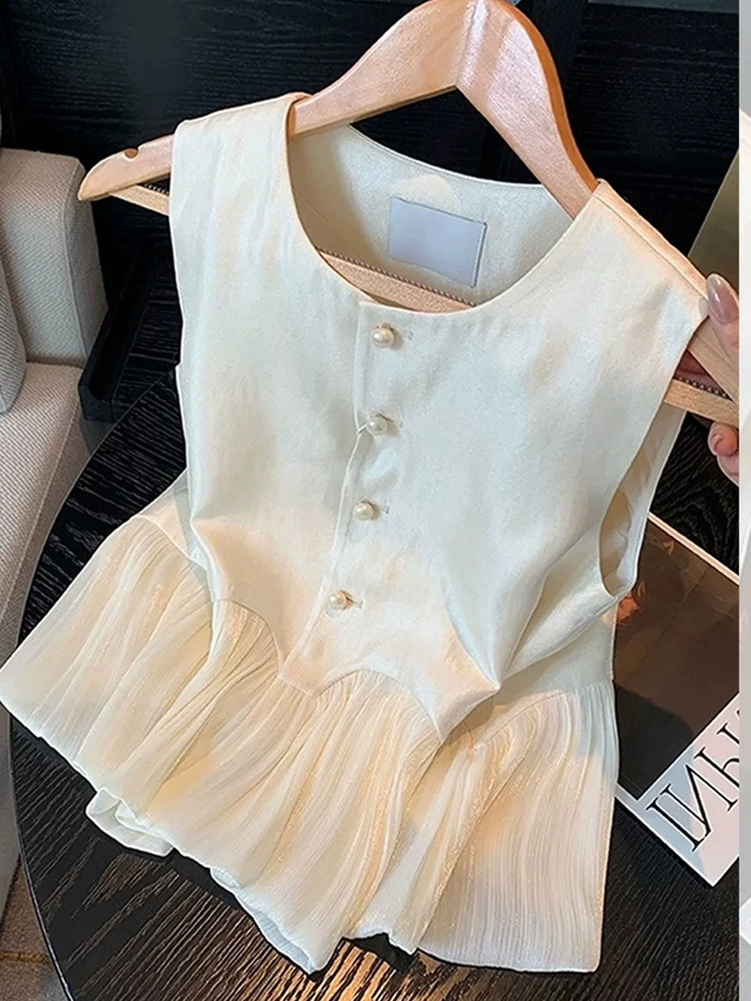 French Style Satin Vest Women's Summer Outdoor Wear 2026 New Elegant Sleeveless Top Patchwork Hemline Breathable Casual Shirt