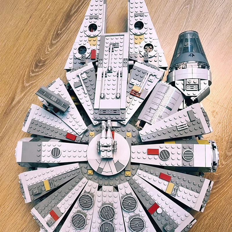 

1329PCS Compatible 75257 Falcon Millennium Spaceship Bricks Building Block Toys for Boys Gift for Kids Model Kits for Adults